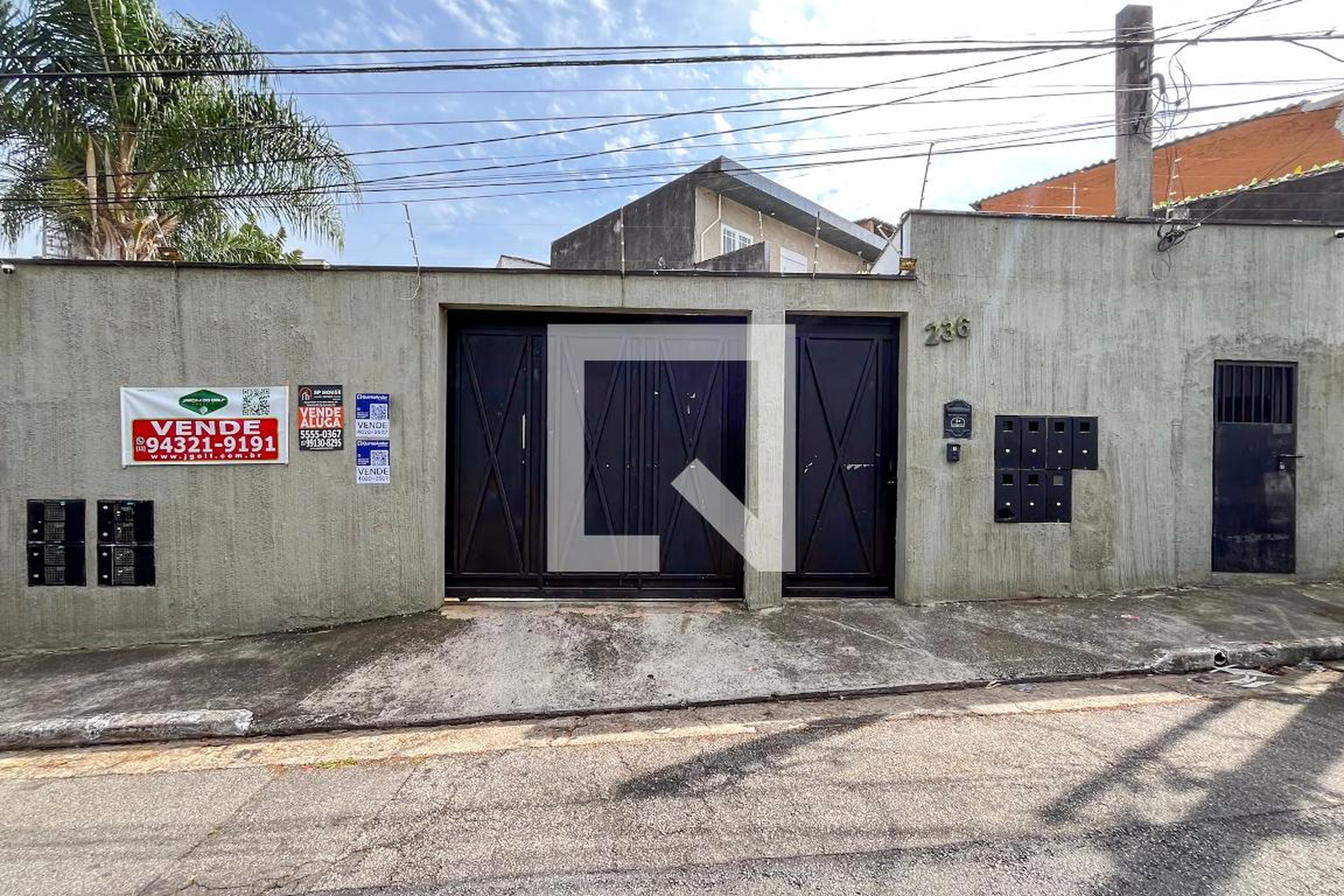Fachada Condomínio em Rua Doutor Malta Cardoso, 236