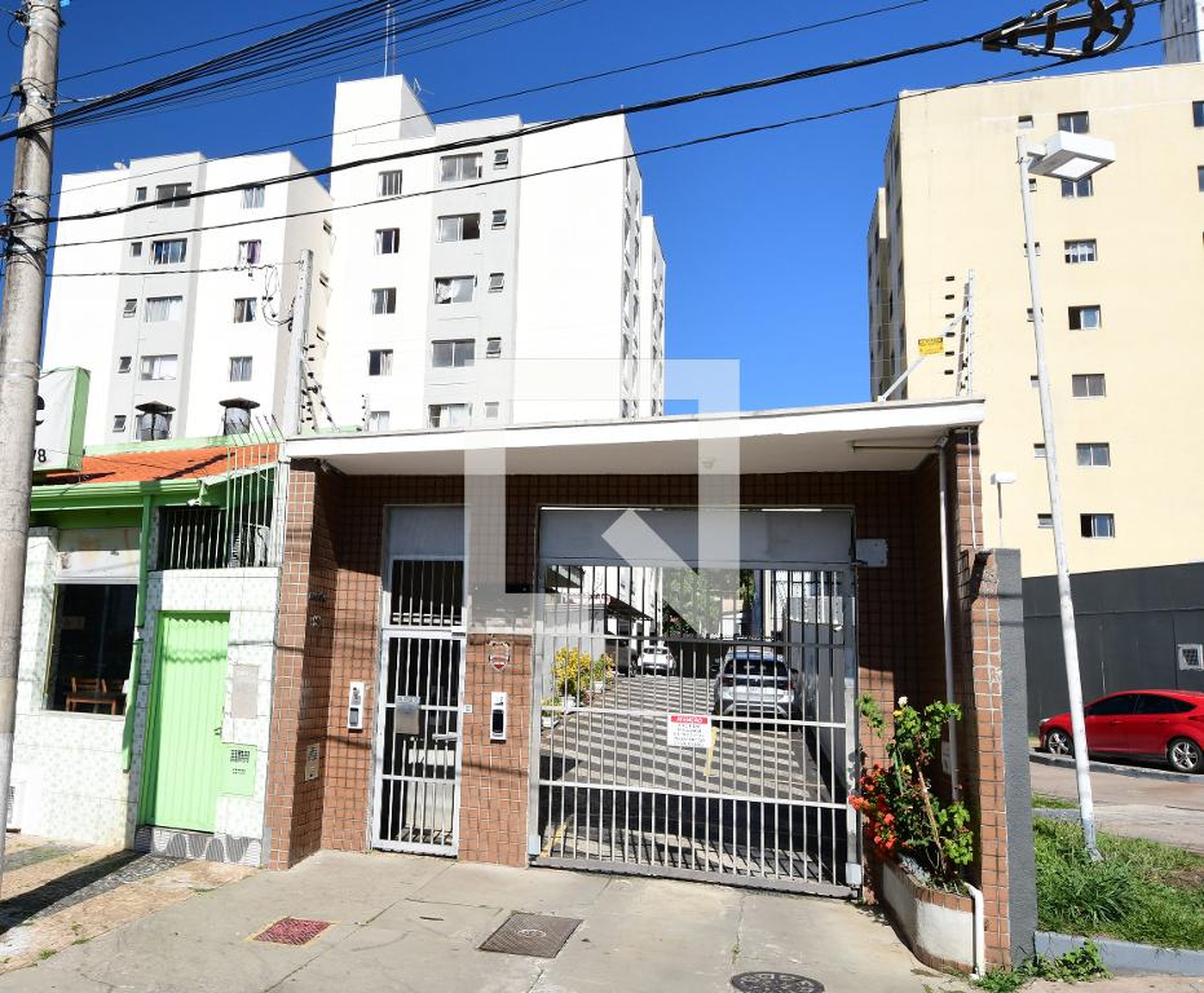 Fachada do Prédio Condomínio em Rua Barão de Paranapanema, 531