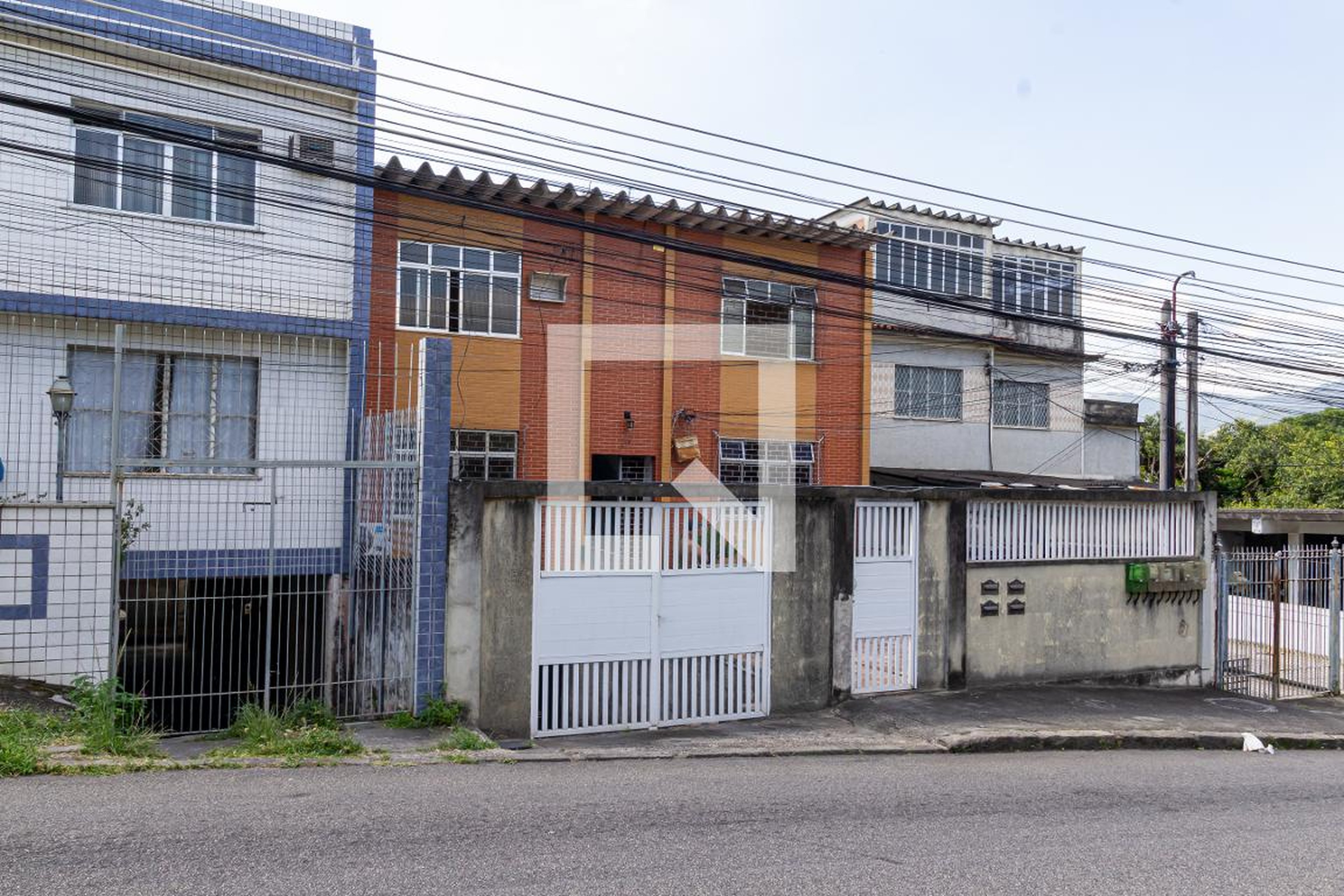 Fachada Condomínio em Rua Mario Barbosa, 319