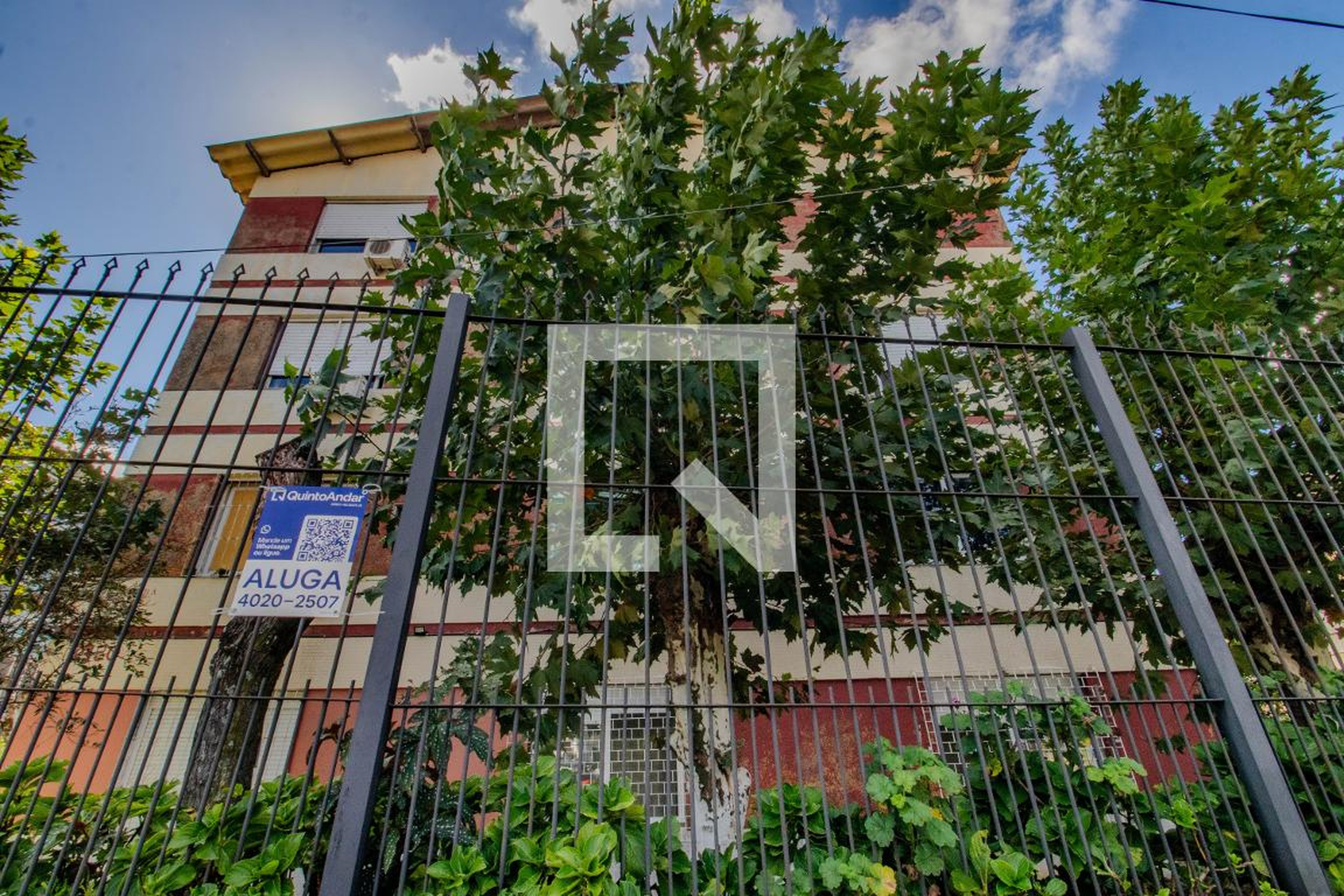 Fachada Condomínio em Avenida Bernardino Silveira Amorim, 3380