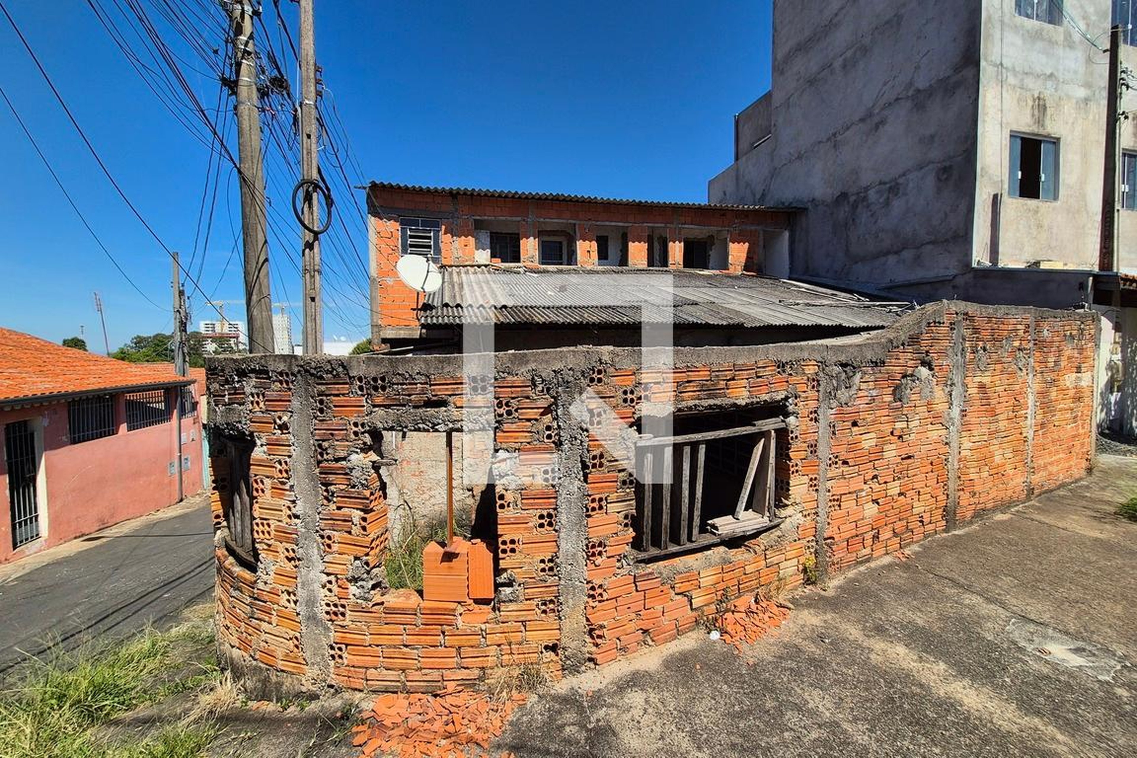 Fachada do Prédio Condomínio em Rua Tomaz De Araújo, 10
