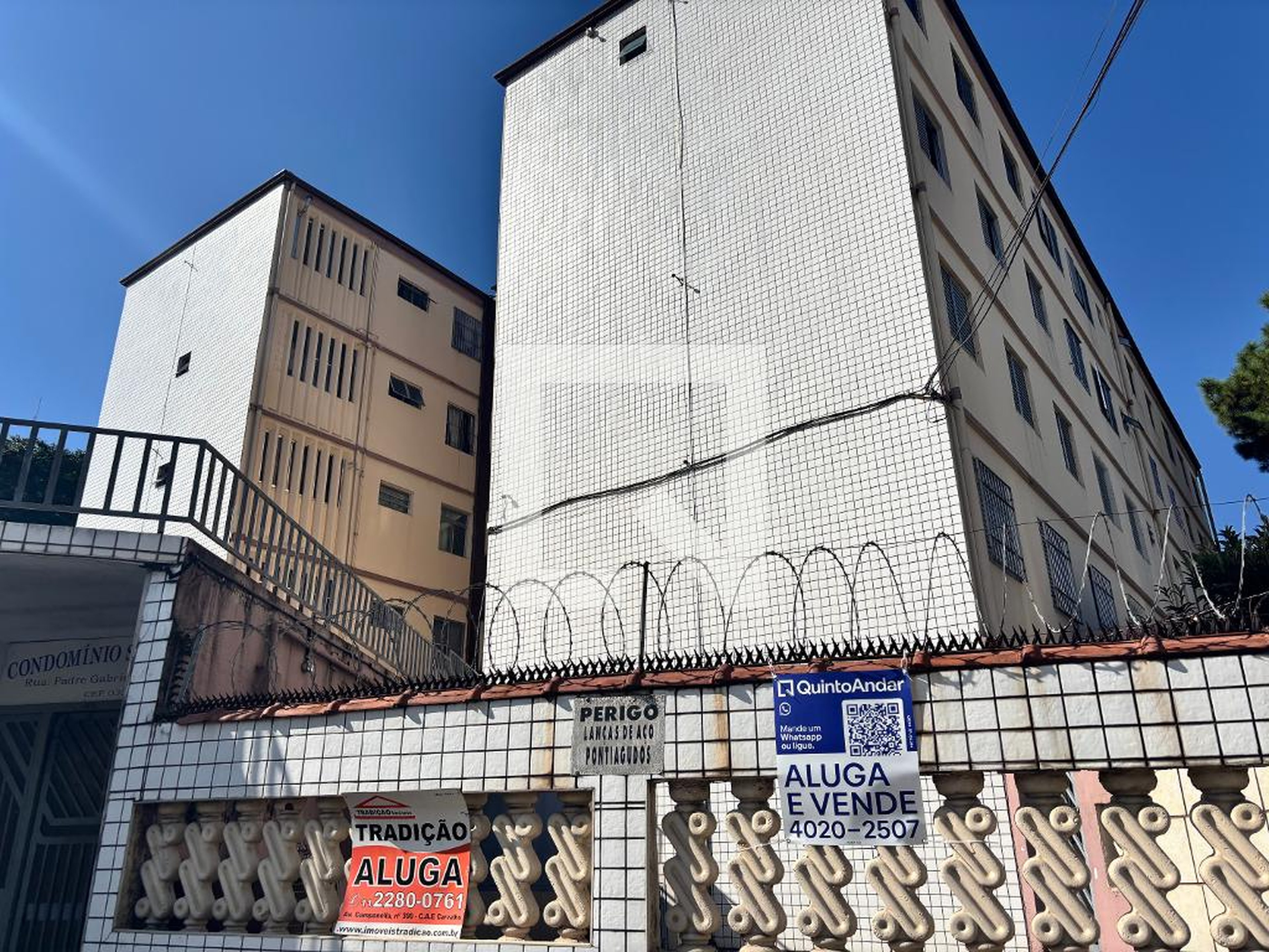 Fachada Condomínio em Rua Padre Gabriel de Campos, 280