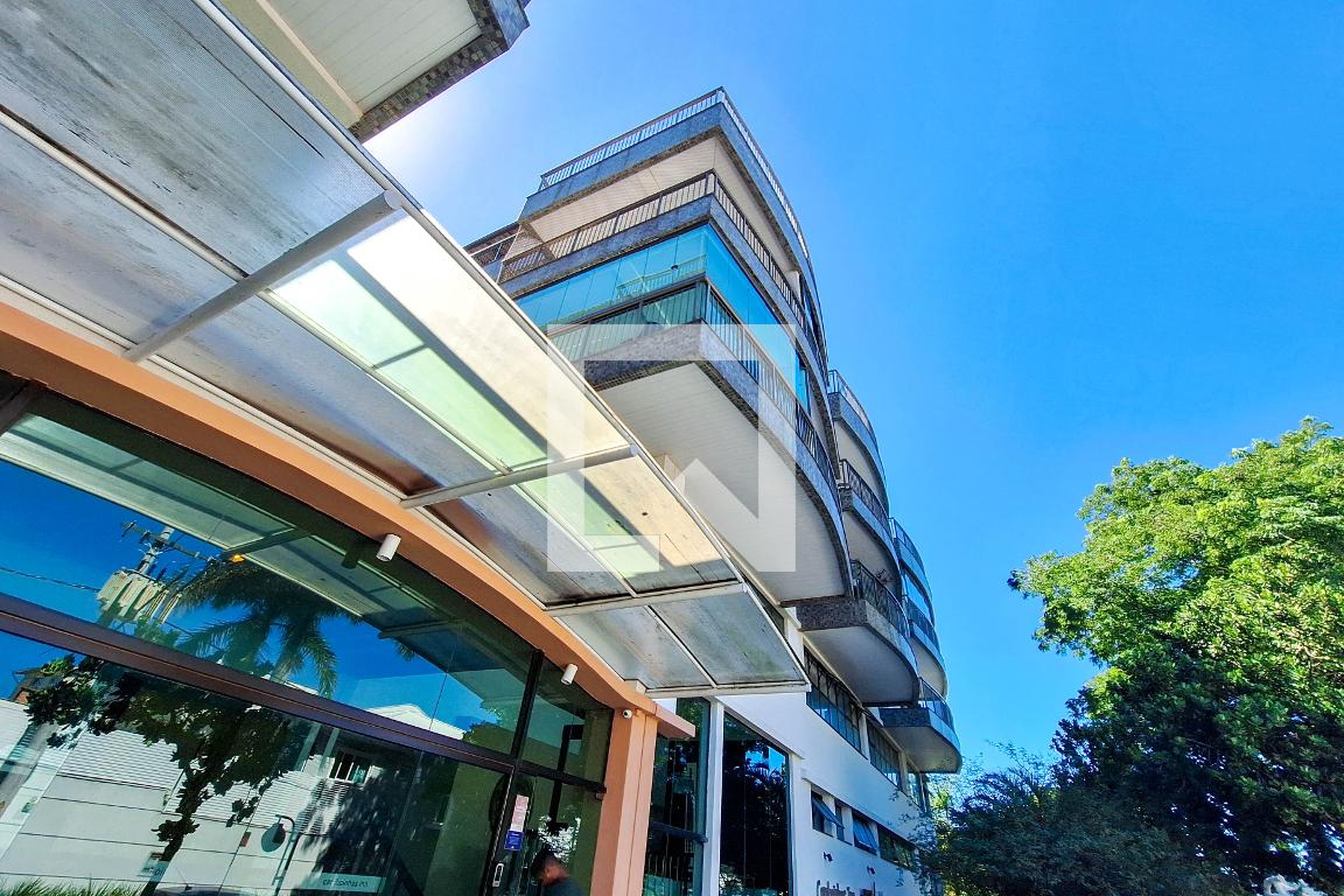 Fachada Condomínio Camboinhas INN