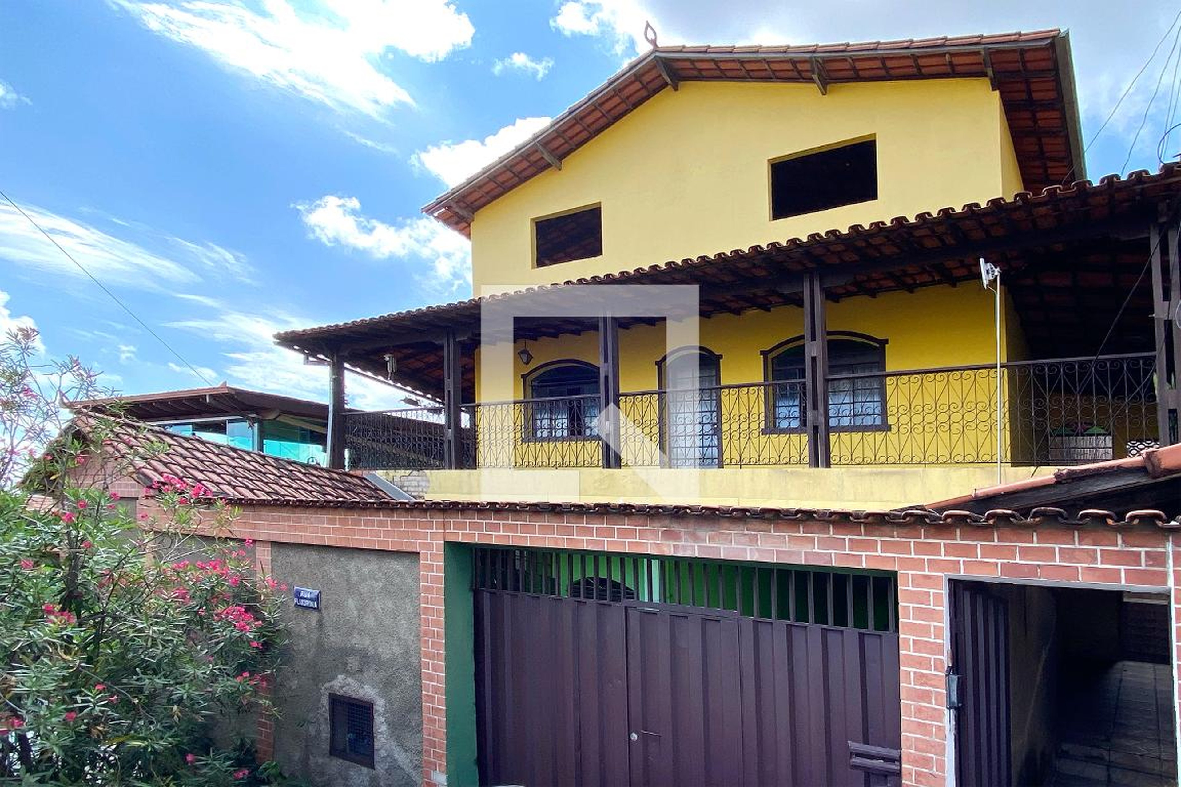 Fachada Condomínio em Rua Fluorina, 1755