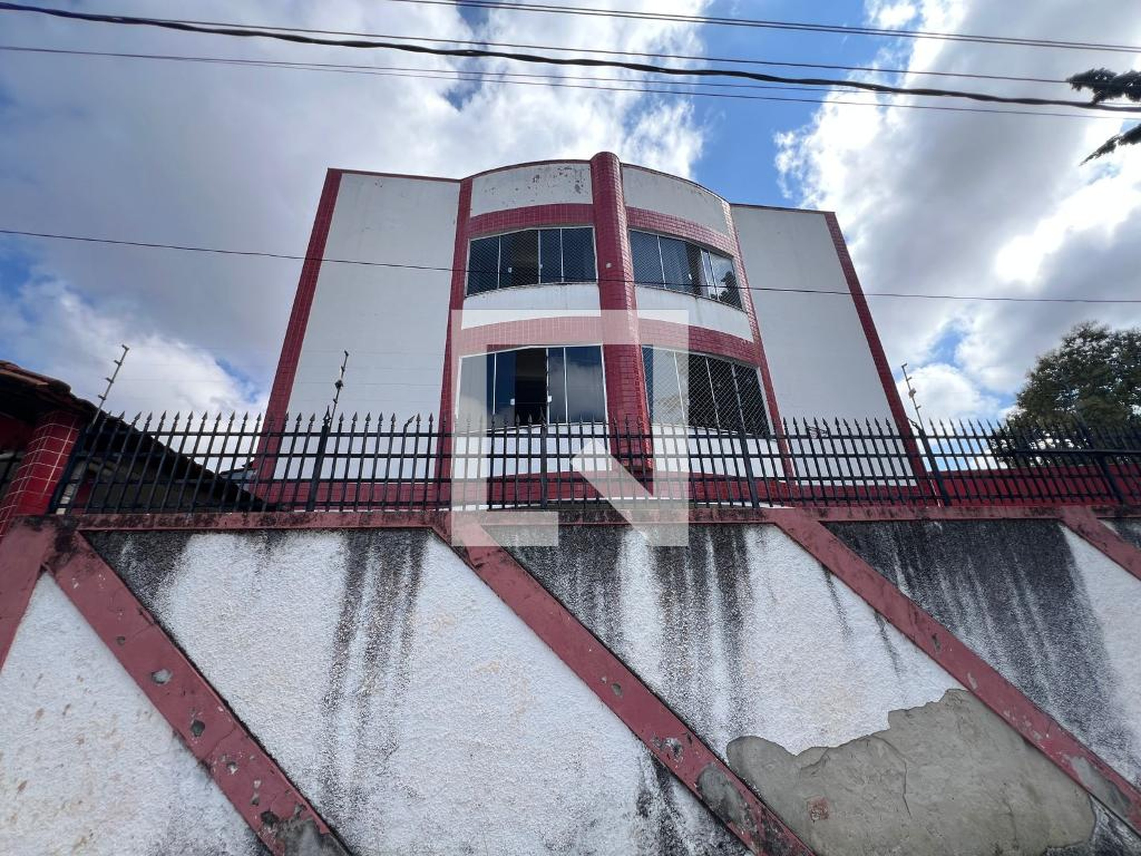 Fachada do Prédio Condomínio em Rua Fortunato Pinto Júnior, 303