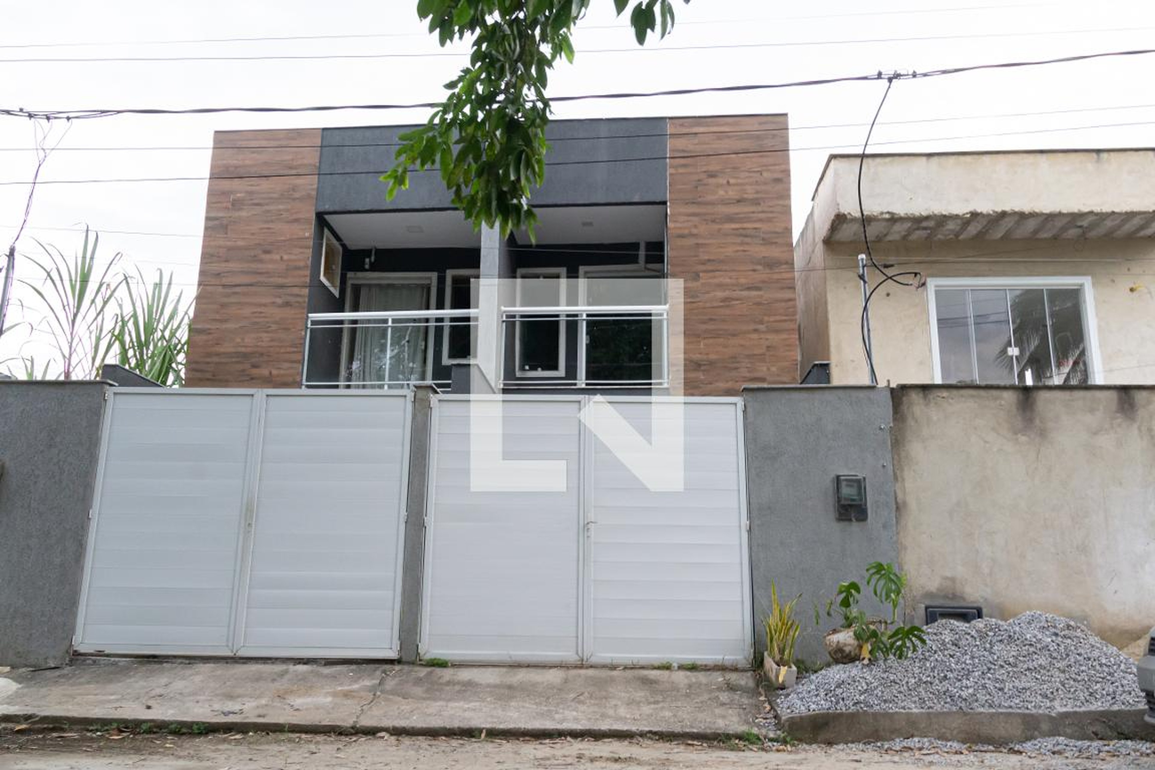 Fachada Condomínio em Rua Nádia Maria, 144
