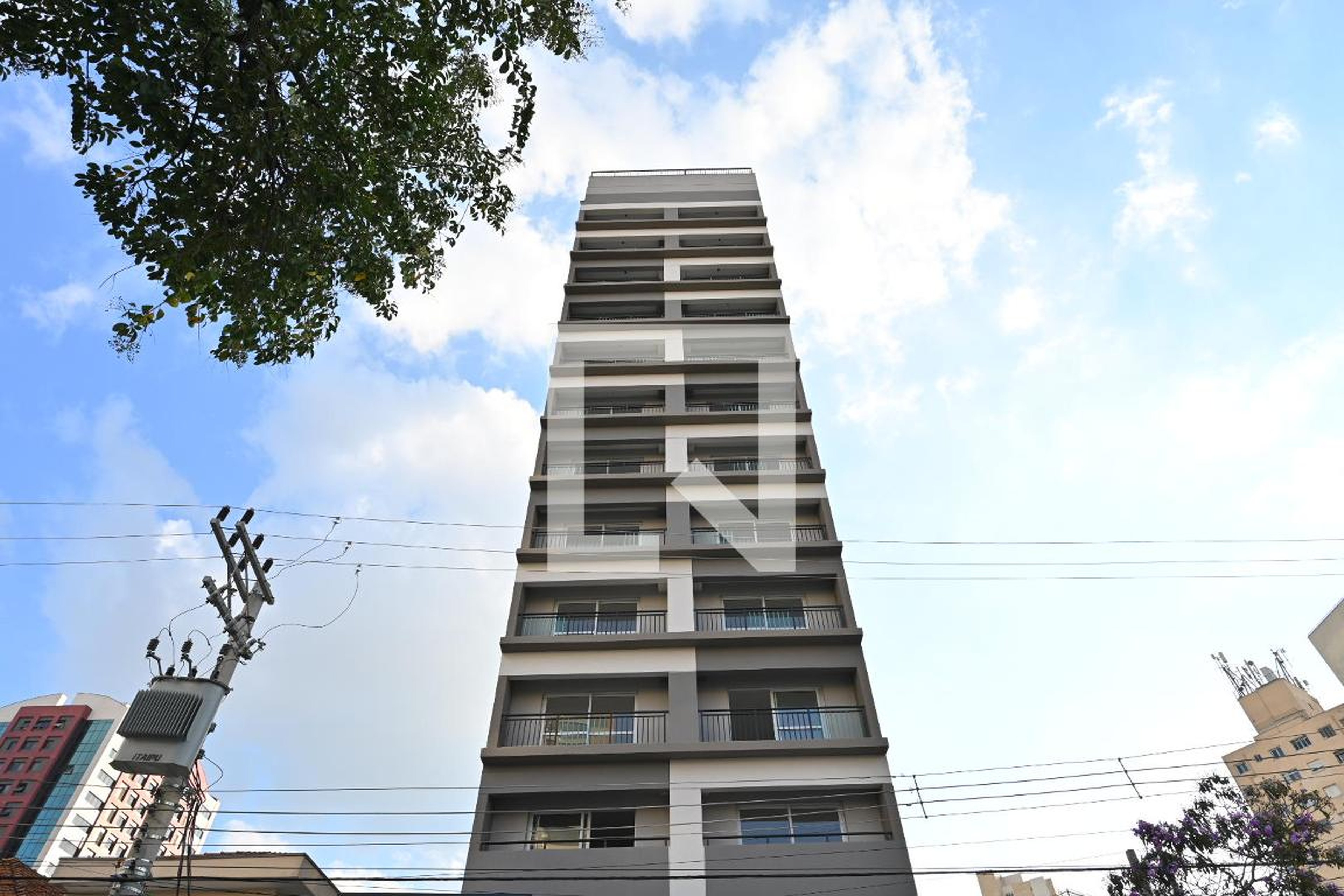 Fachada Condomínio em Rua Itapiru, 156