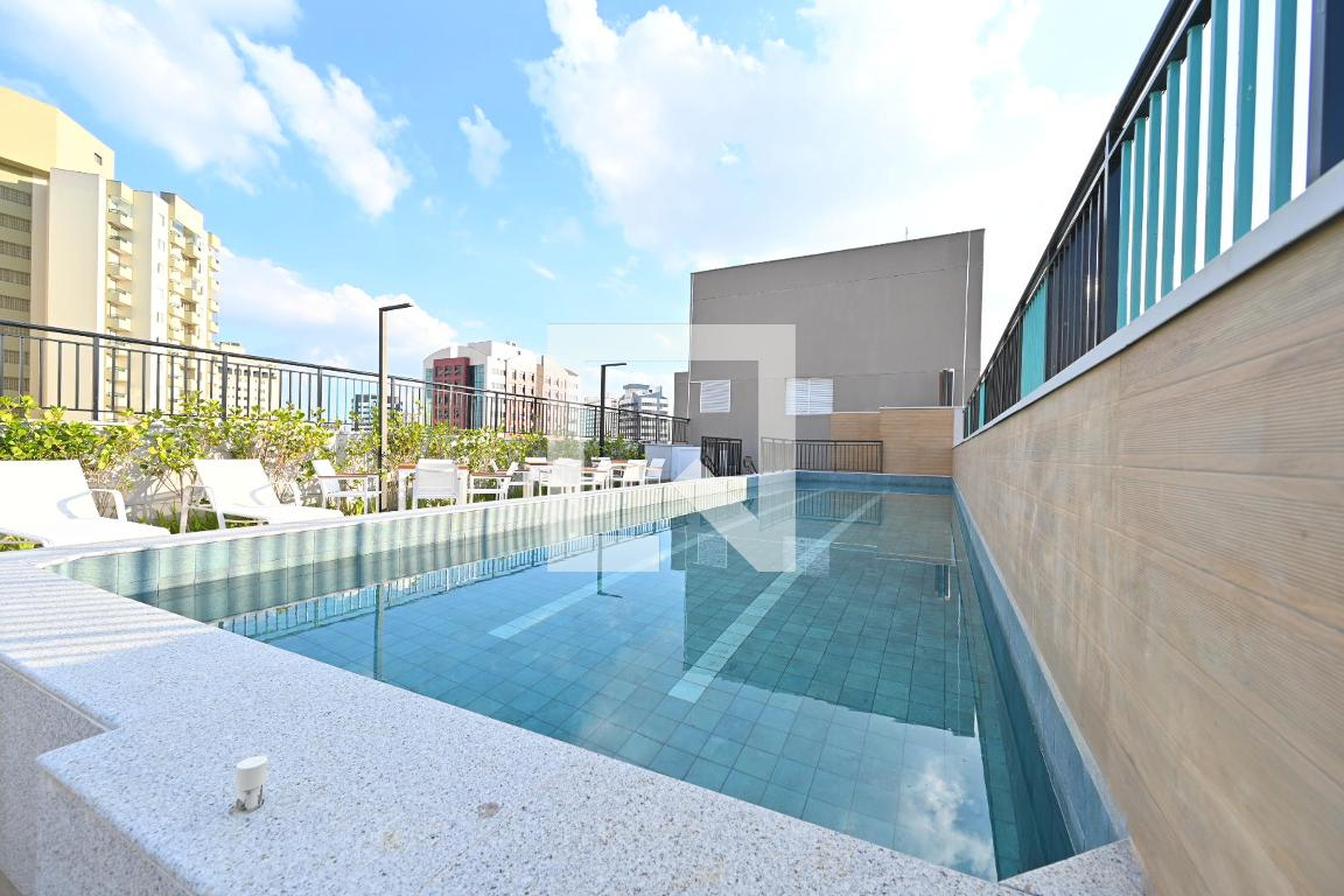 Piscina - Multi Praça da Árvore