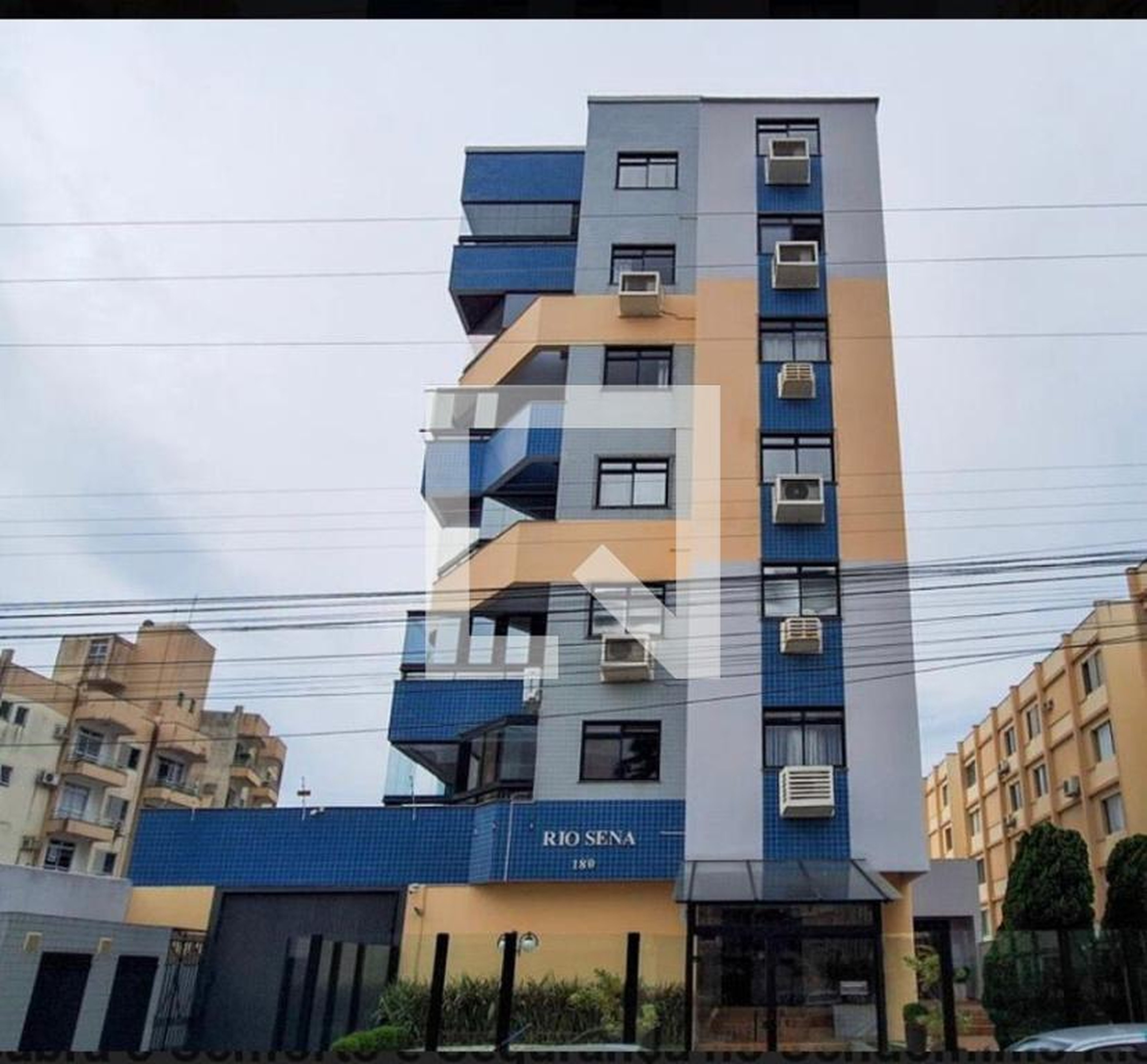 Fachada Condomínio em Rua Felipe Neves, 180