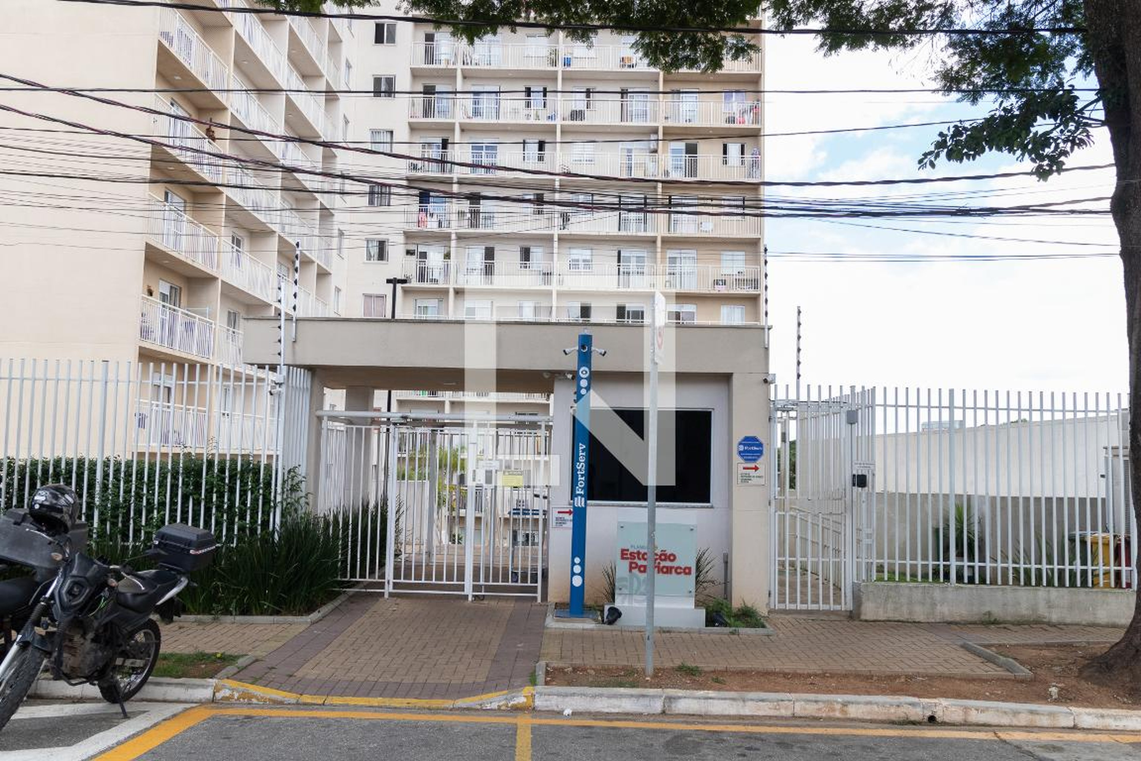 Fachada Condomínio Plano & Estação Patriarca