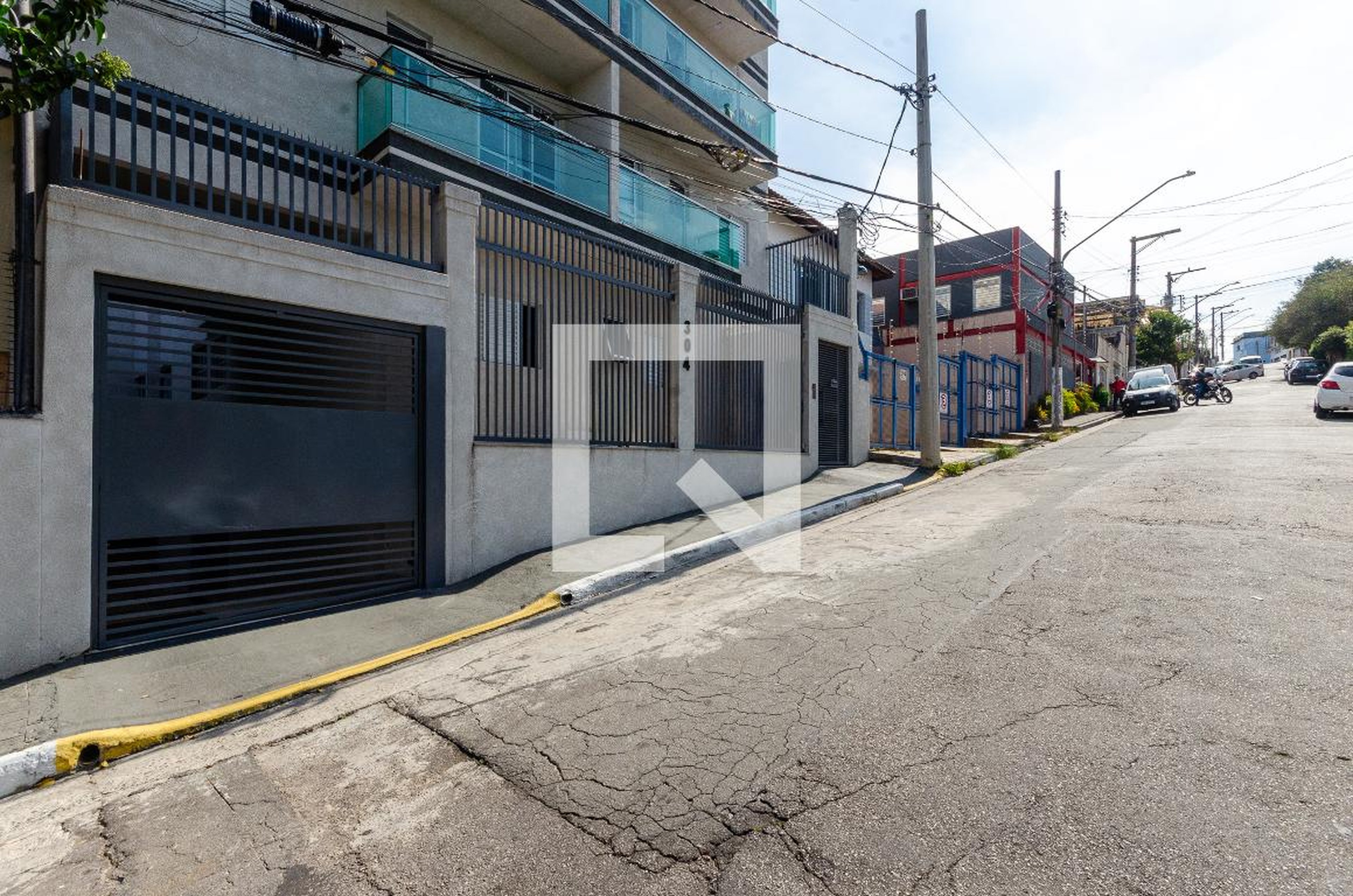 Fachada Condomínio em Rua Jorge de Freitas, 304