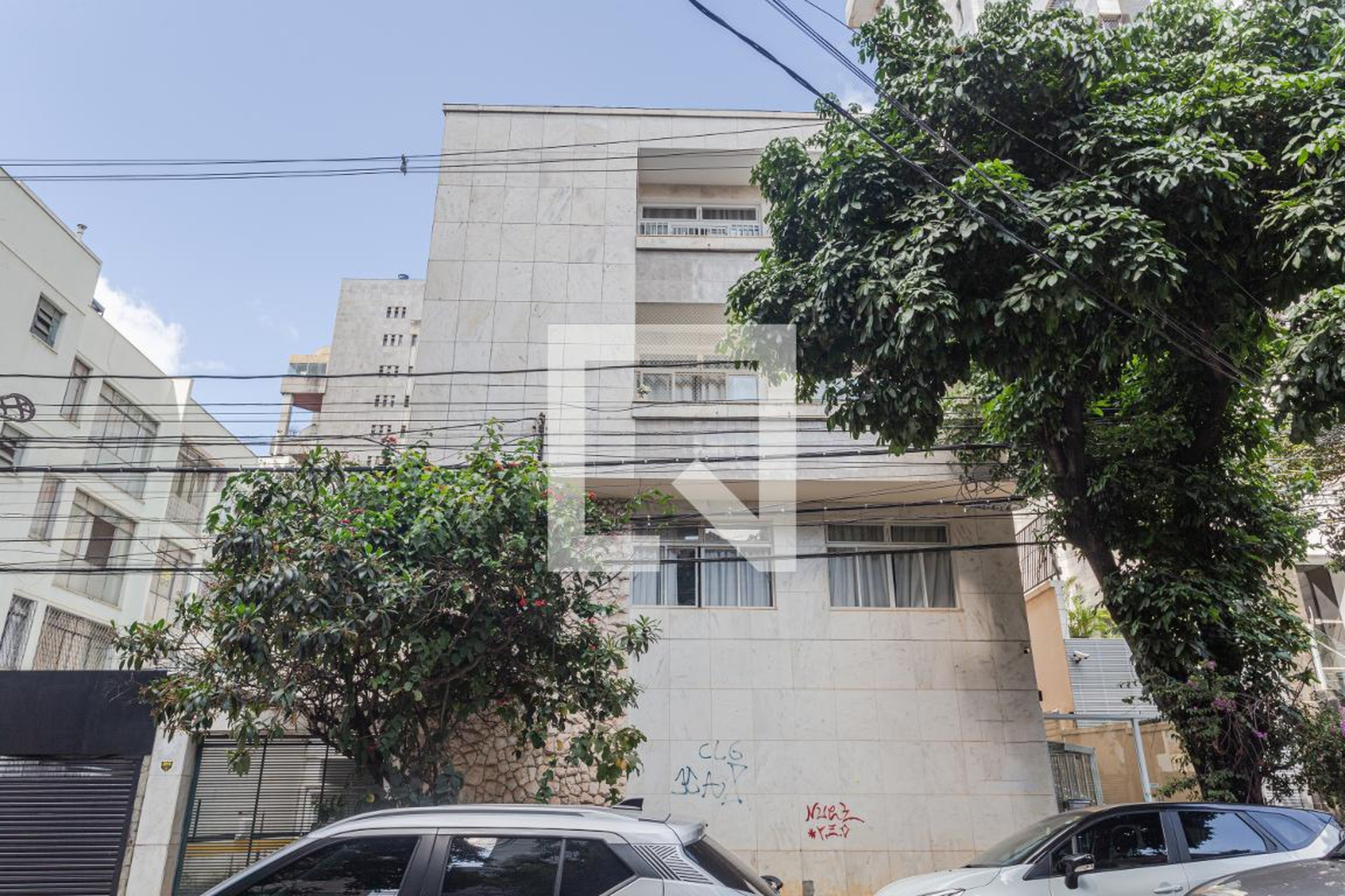 Fachada Condomínio em Rua Alvarenga Peixoto, 1249