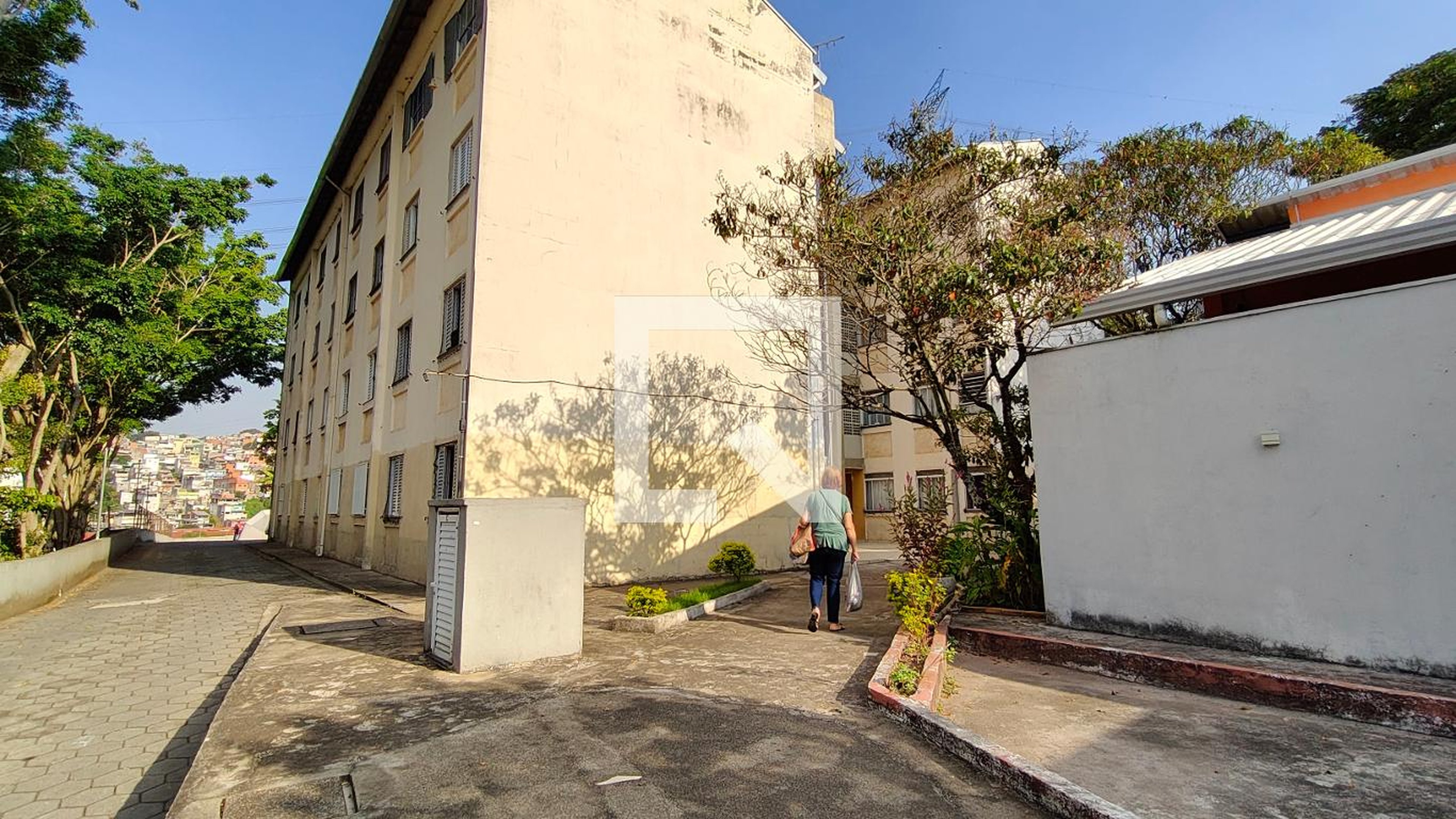 Fachada Condomínio em Avenida General Penha Brasil, 2651