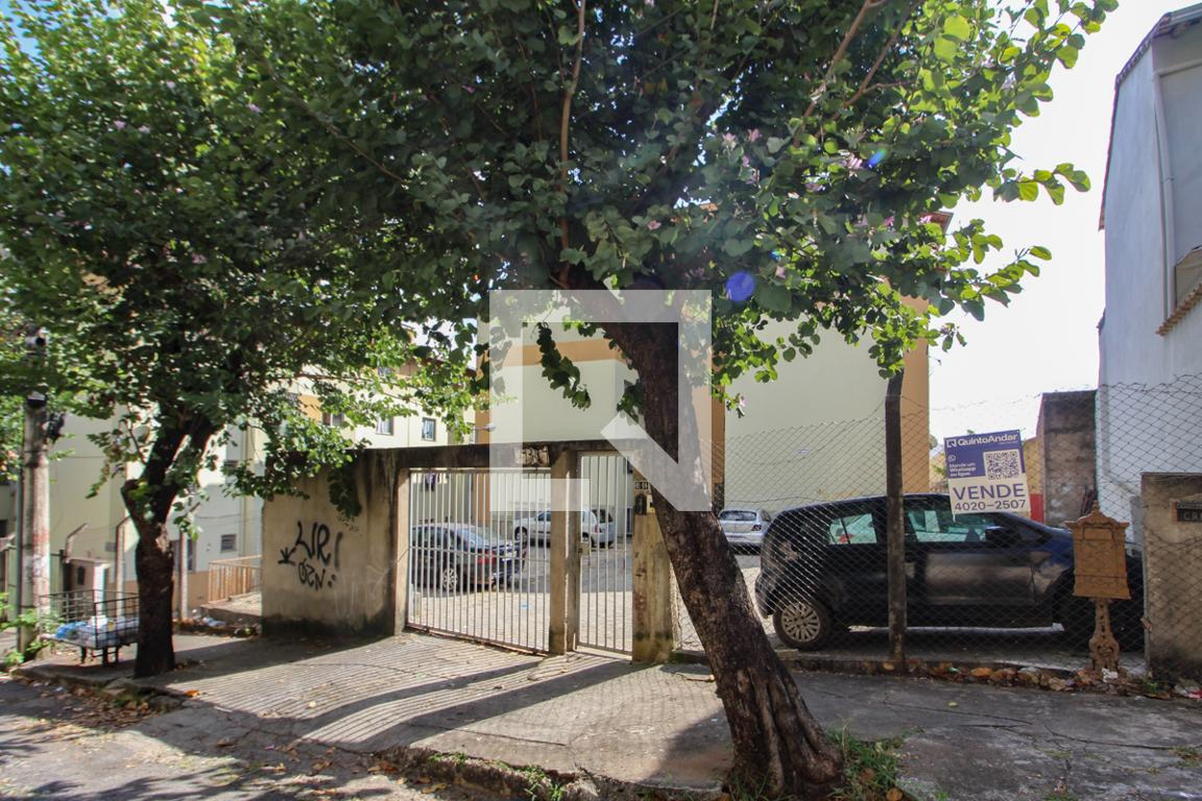 Fachada Condomínio em Rua dos Uaicás, 743