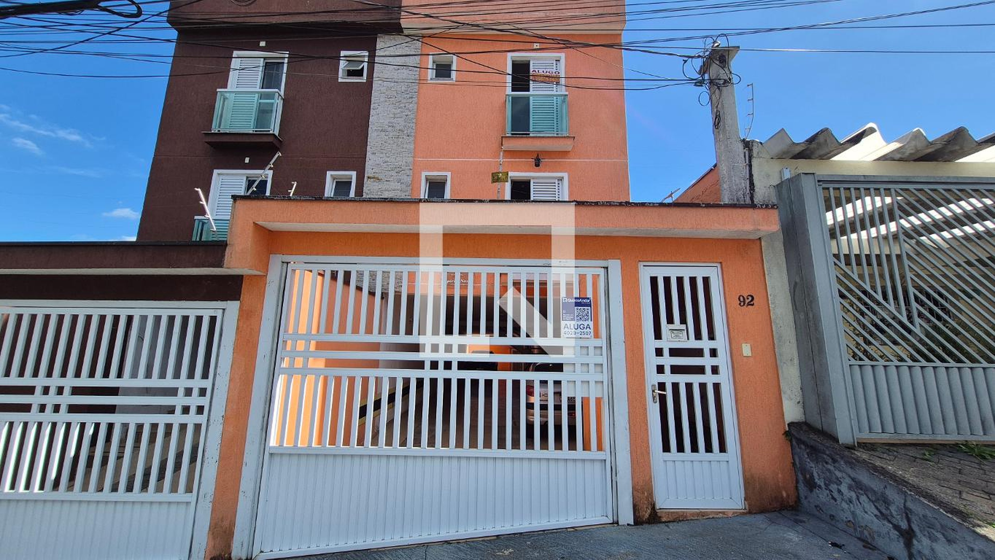 Fachada Condomínio em Rua Jaguariuna, 92