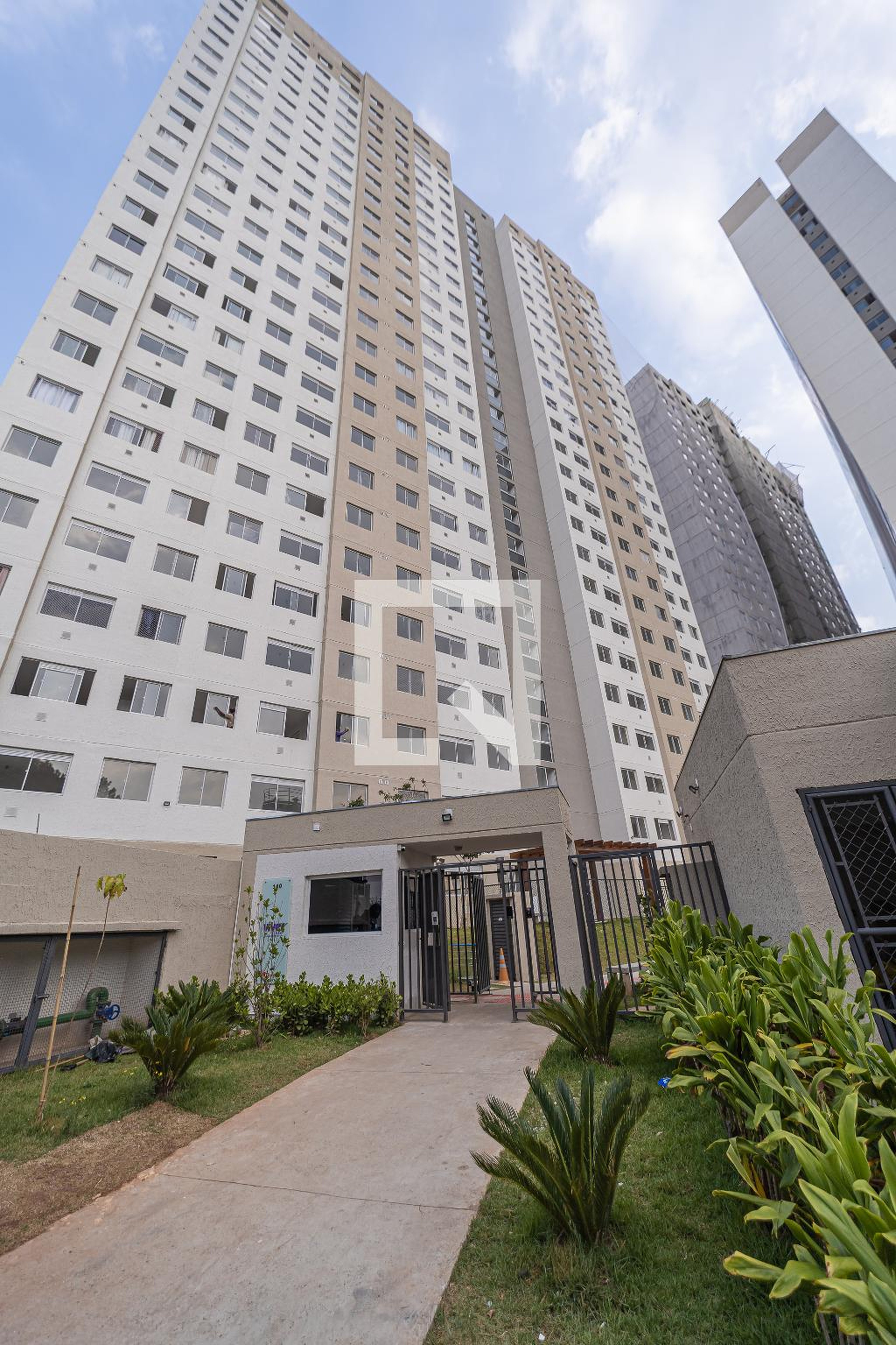 Fachada Condomínio em Rua Senador Elói de Souza, 140