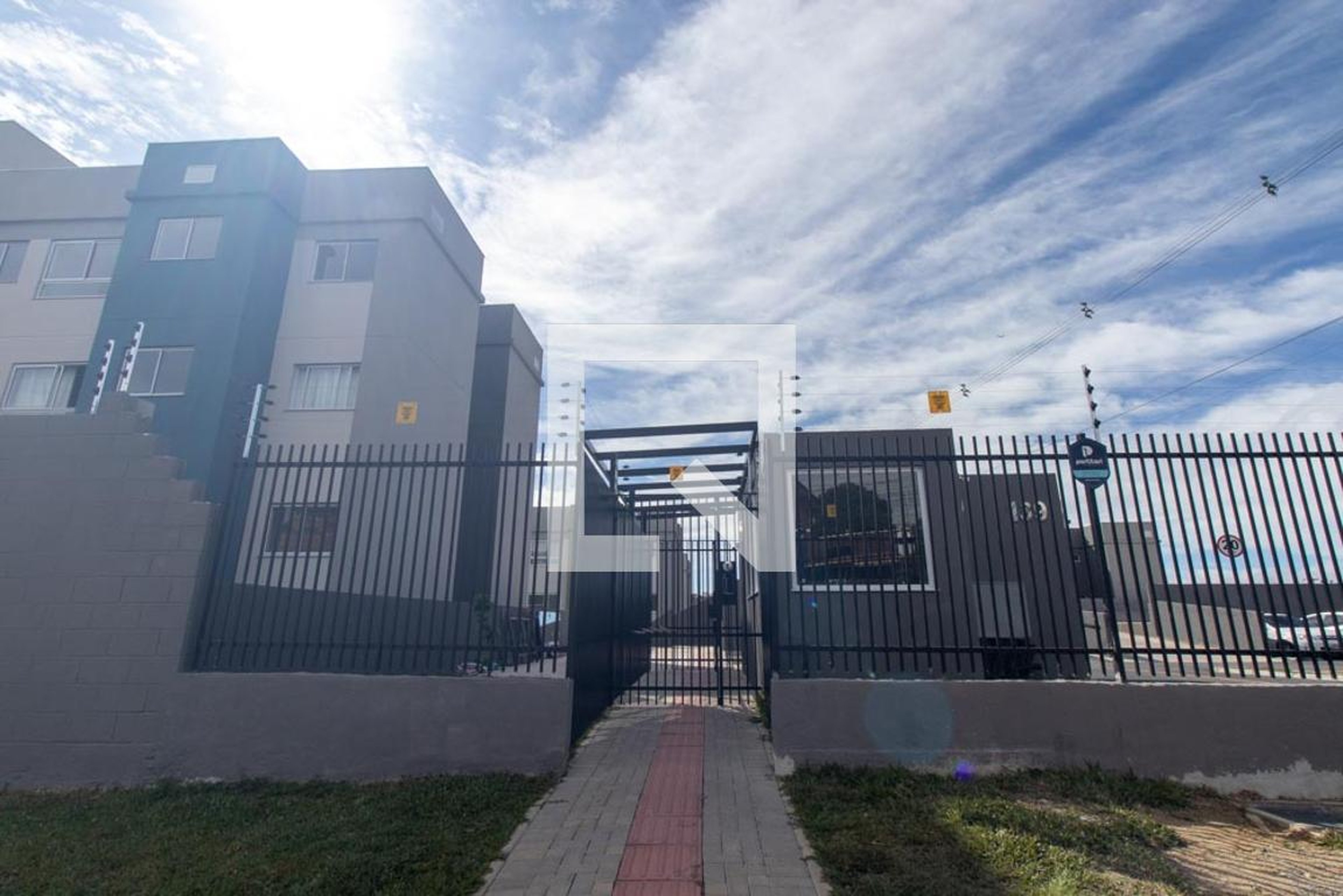 Fachada Condomínio em Rua Aparecida Júlia dos Santos Ribeiro, 139