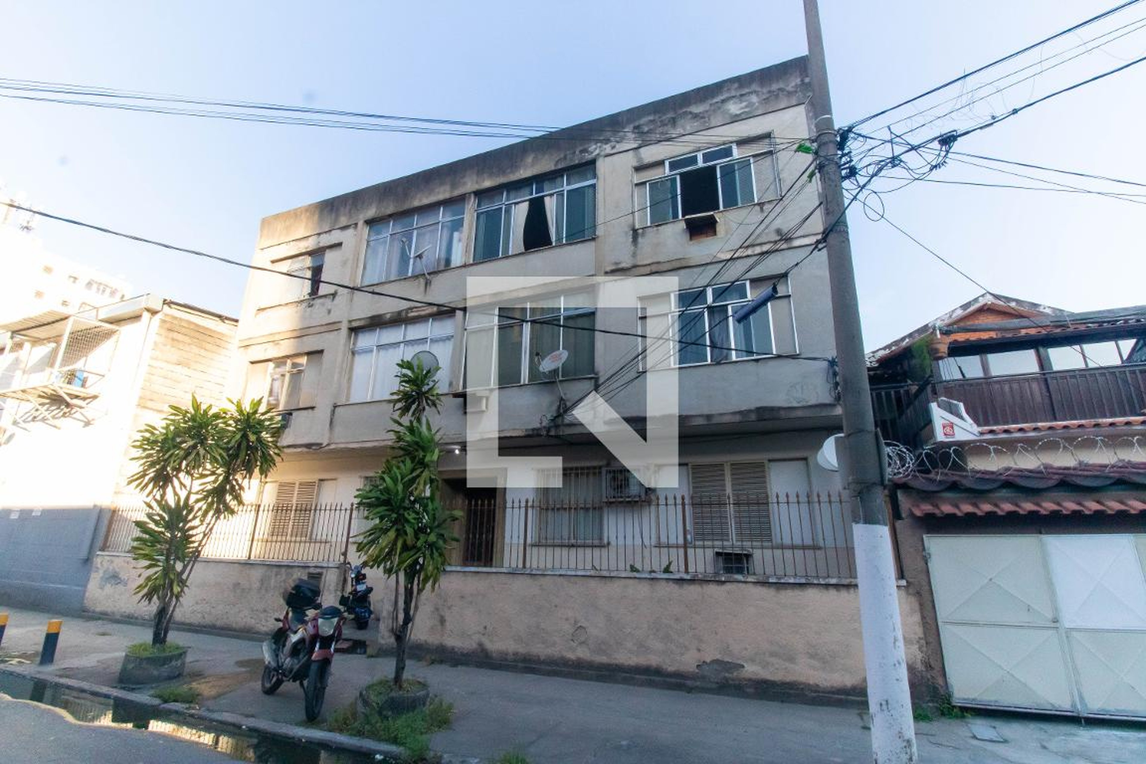Fachada Condomínio em Rua Padre Augusto Lamêgo, 33