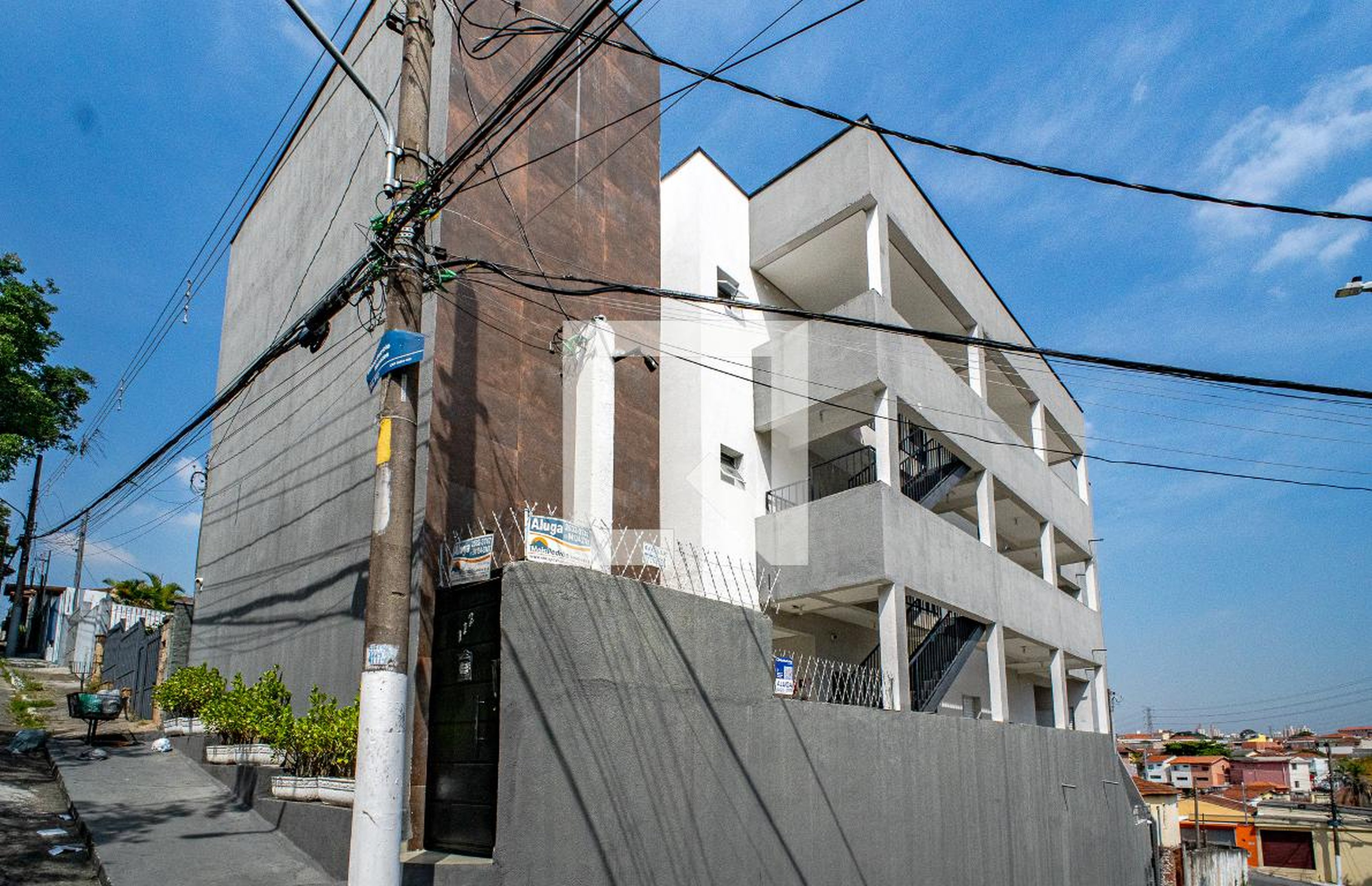 Fachada Condomínio em Rua Manoel Patrício Menezes, 112