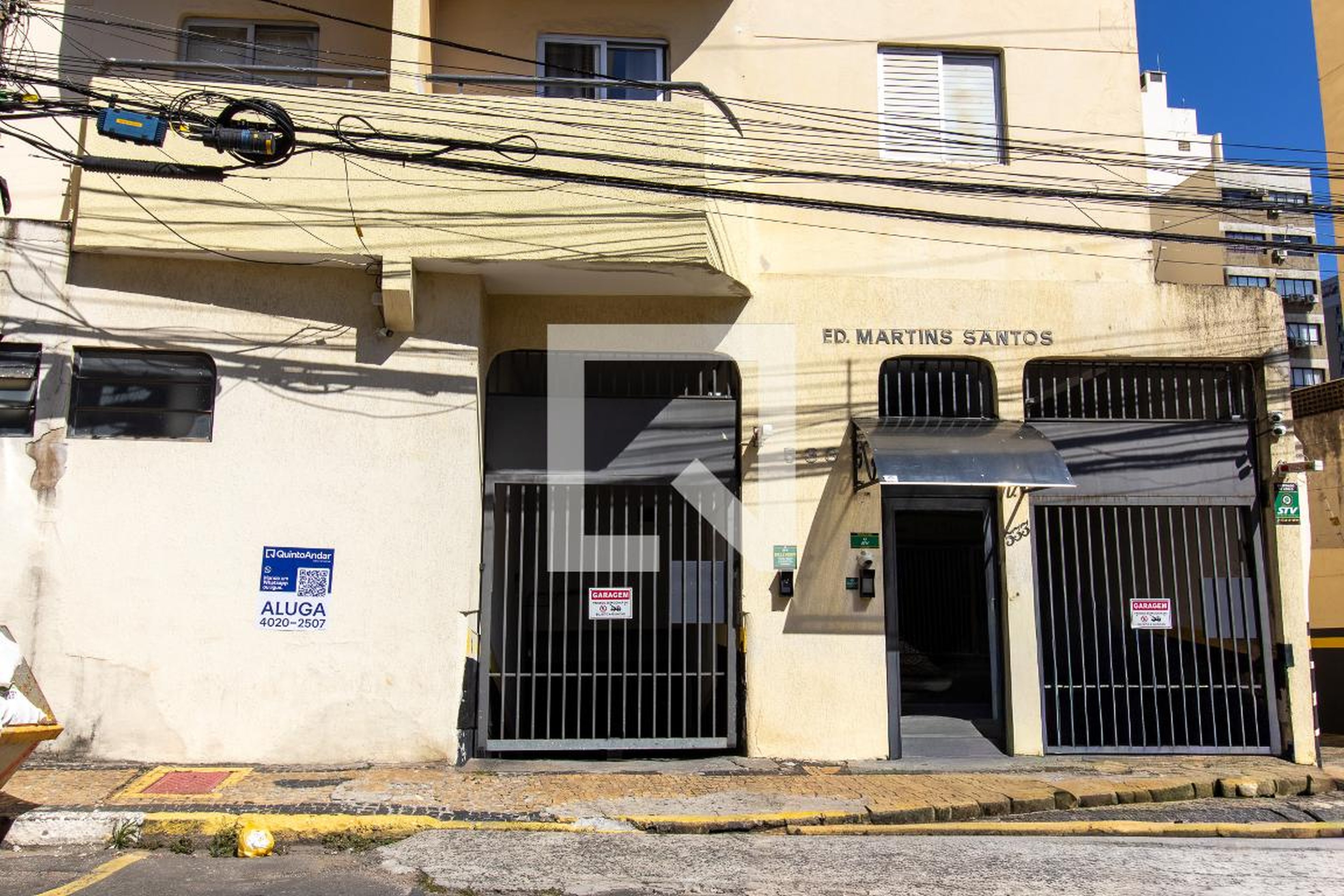 Fachada Condomínio em Rua Doutor Quirino, 533