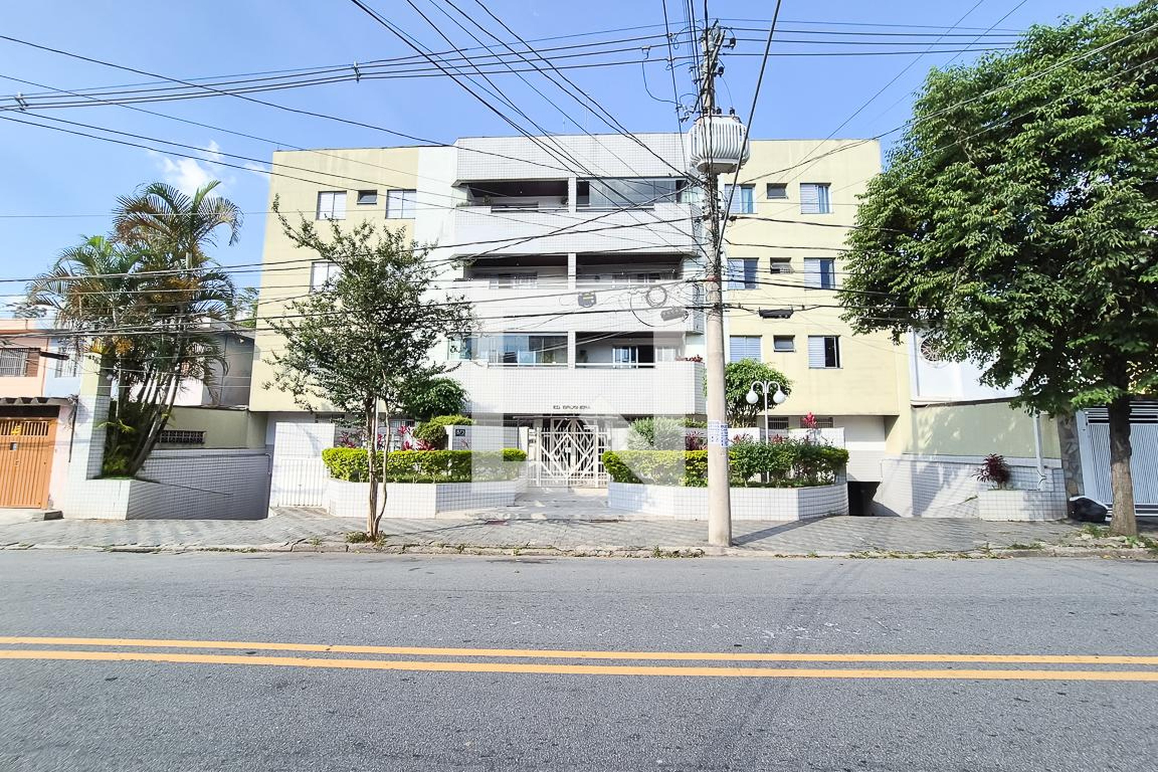 Fachada do Prédio Condomínio Bruguera