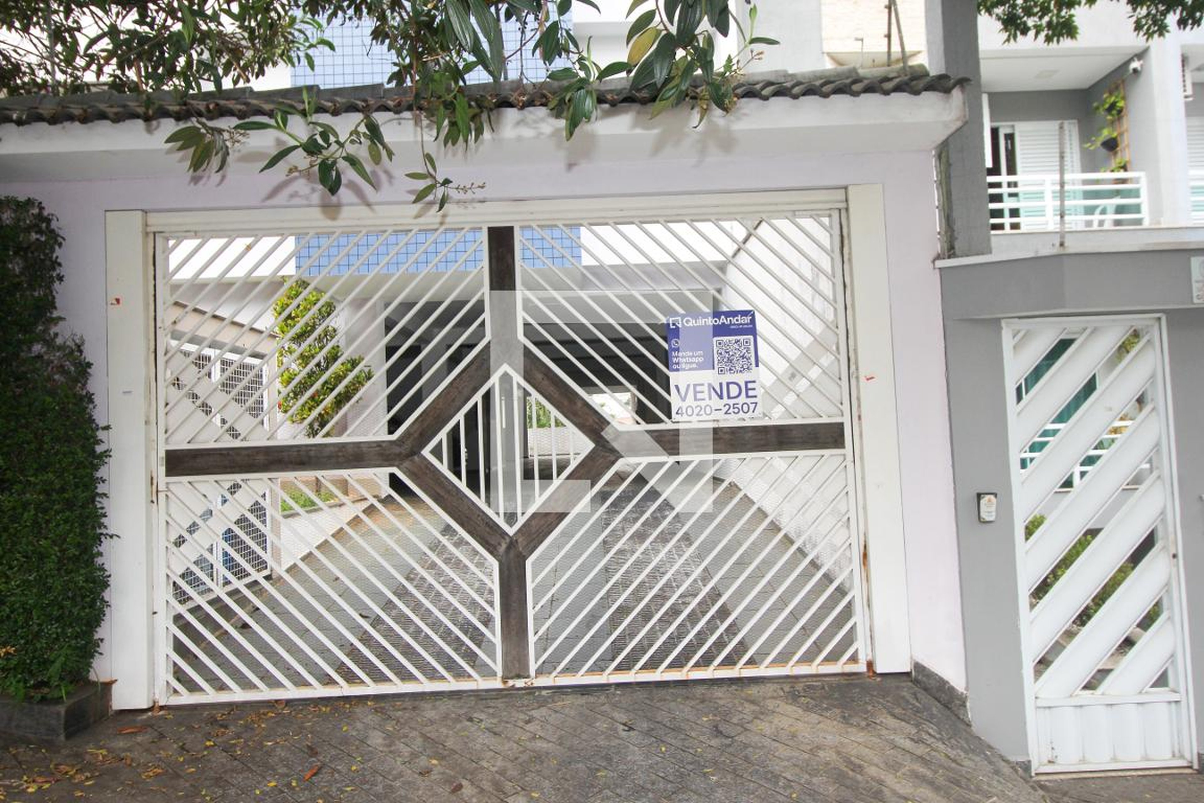 Fachada Condomínio em Rua Jequitinhonha, 989
