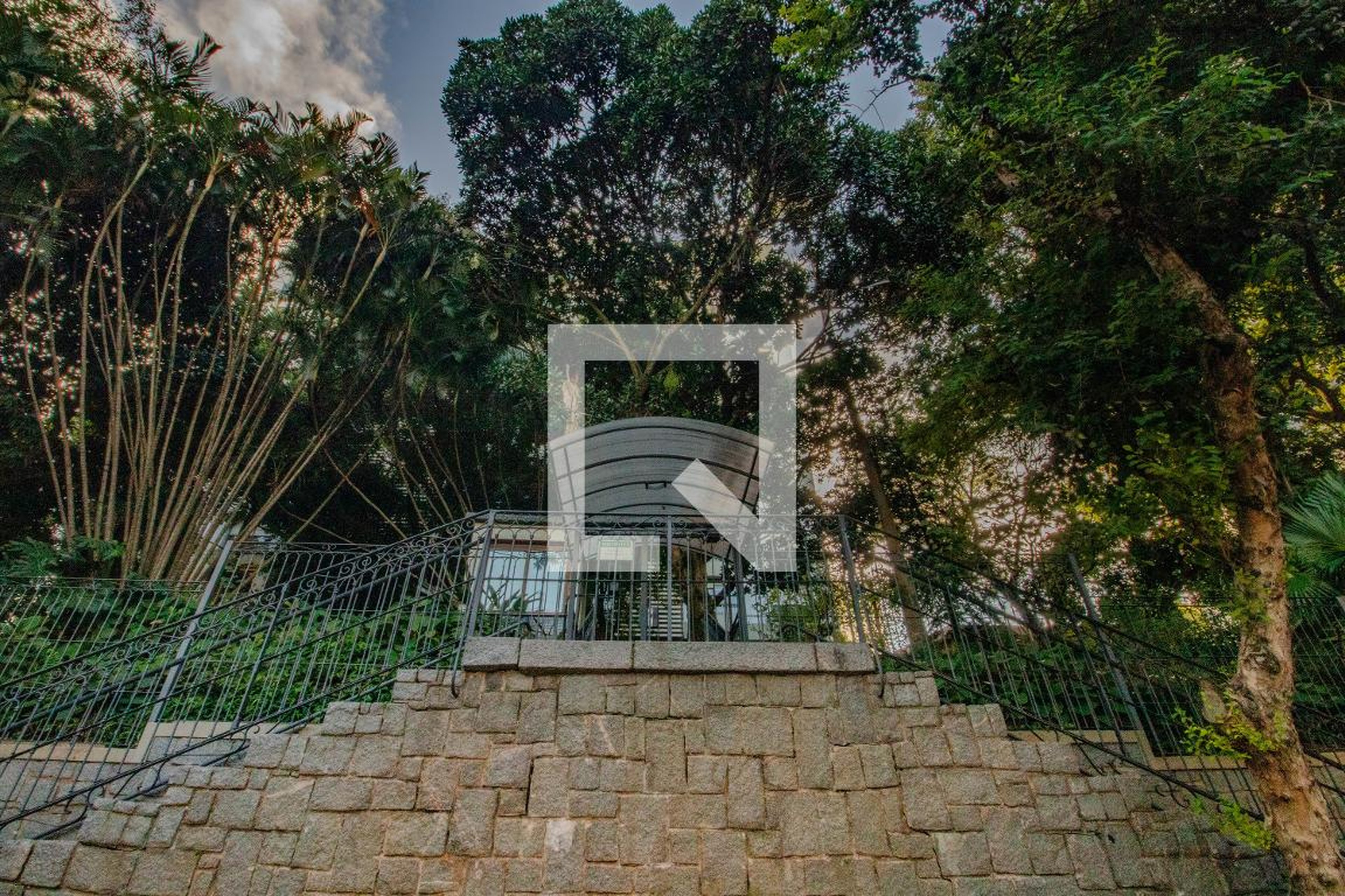 Fachada Condomínio em Avenida Carlos Gomes, 80
