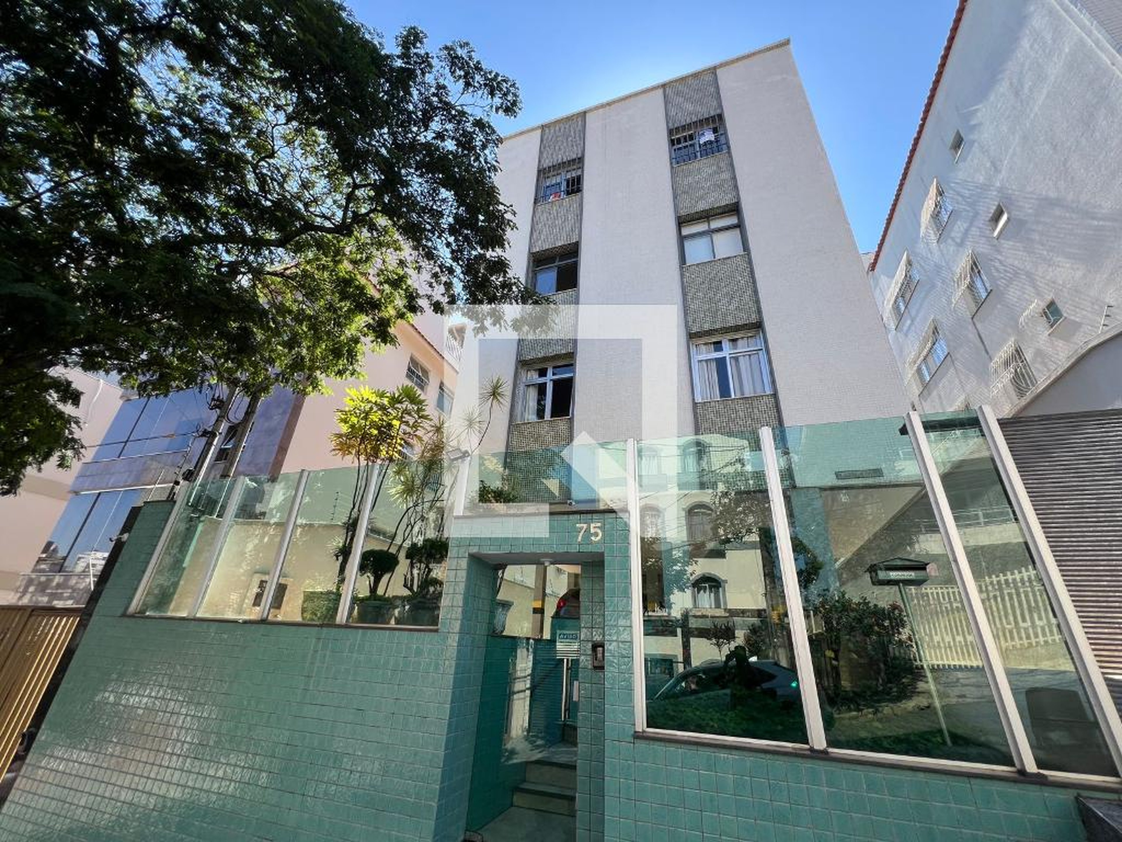 Fachada do Prédio Condomínio em Rua Doutor Plínio de Morais, 75