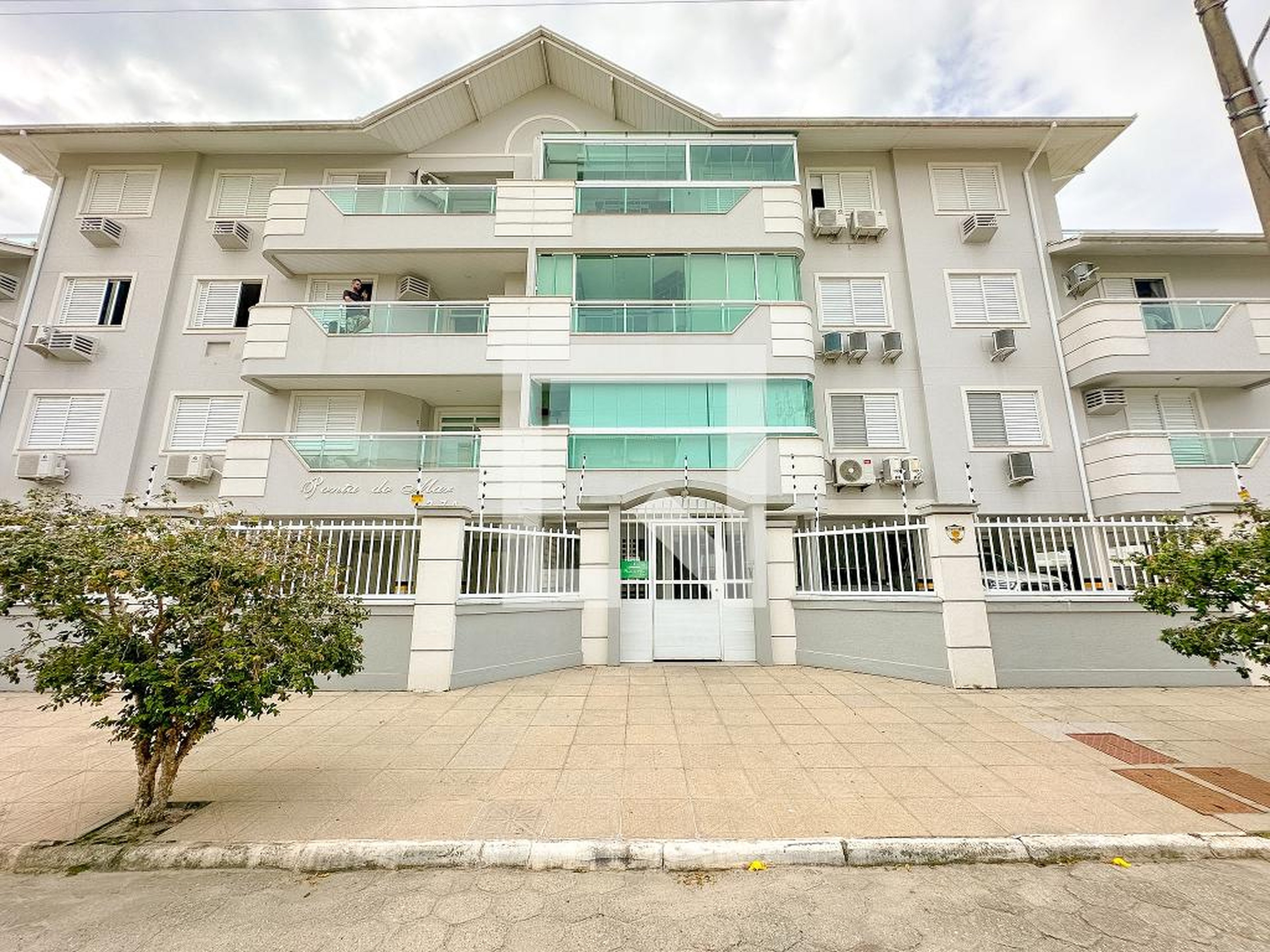 Fachada Condomínio Ponta do Mar