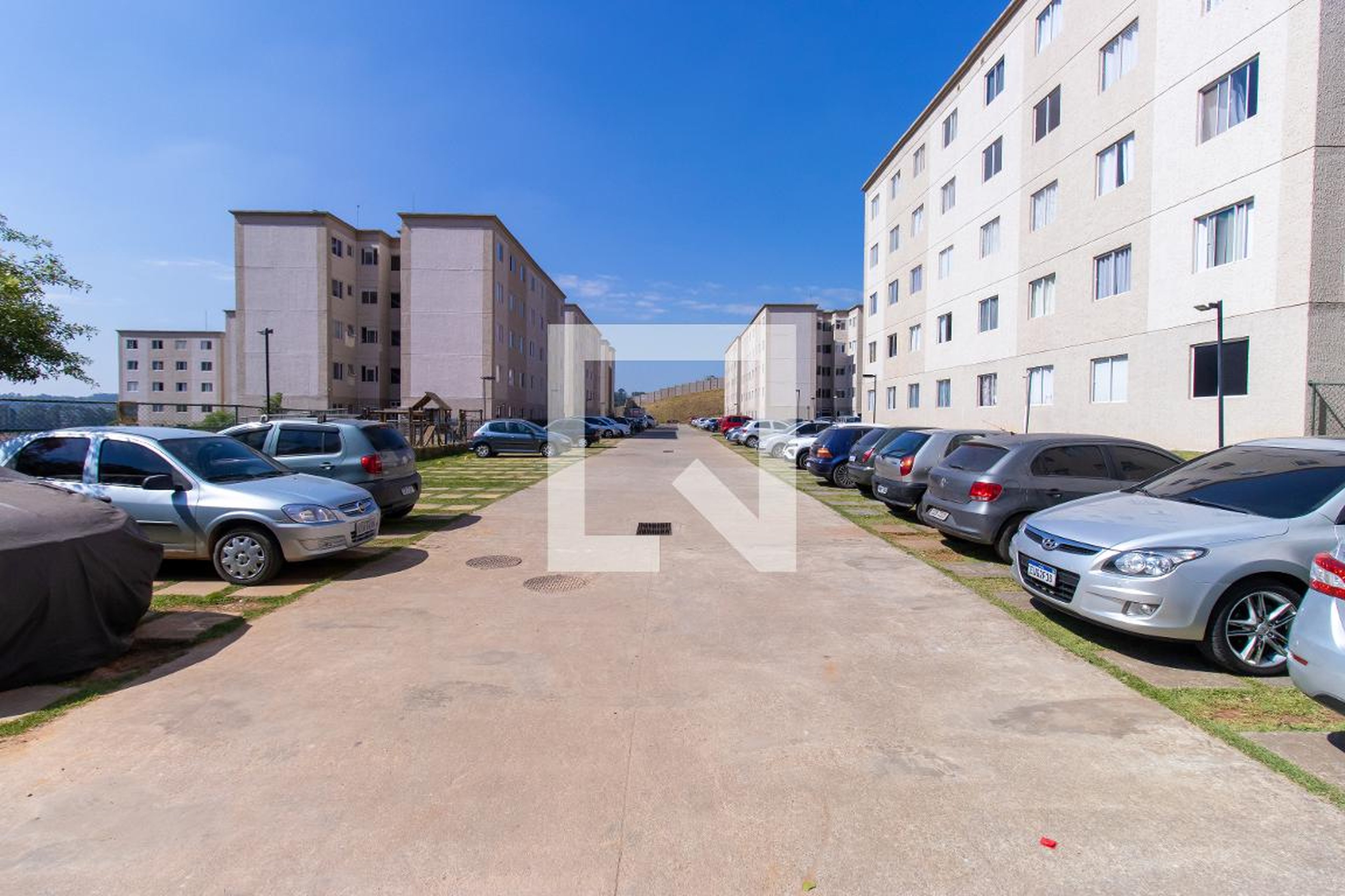 Estacionamento - Residencial Sidney Cotia