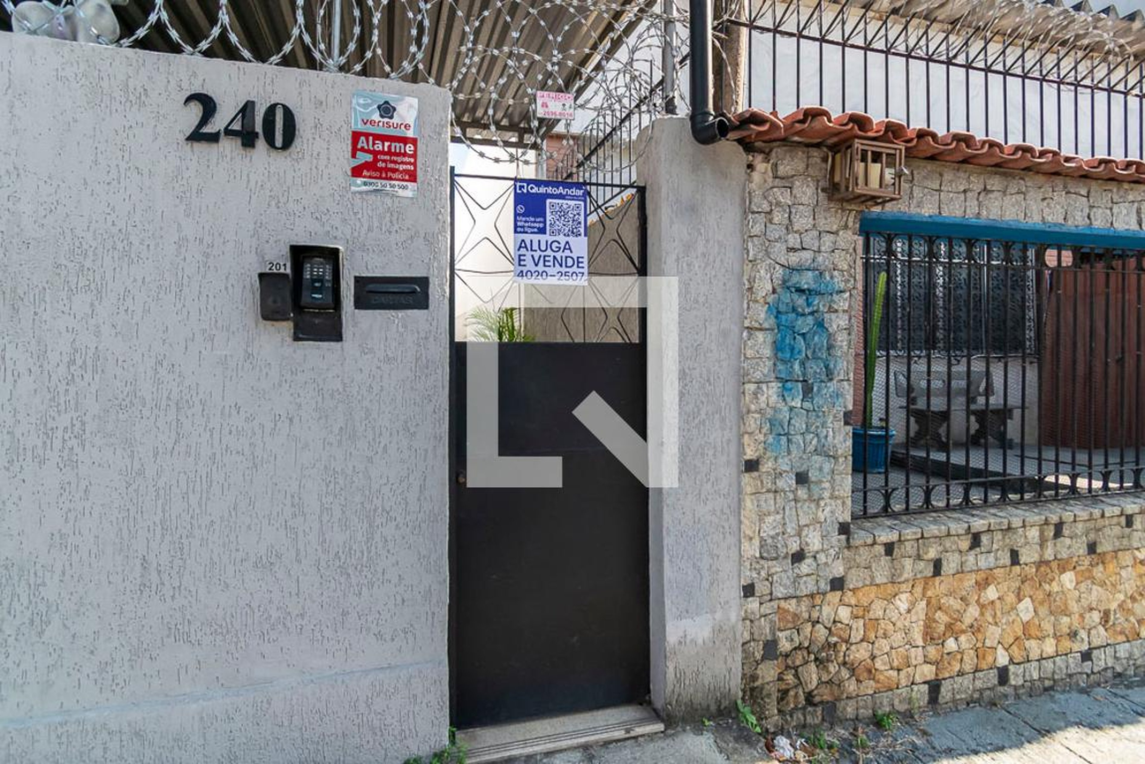 Fachada Condomínio em Rua Antônio Storino, 240