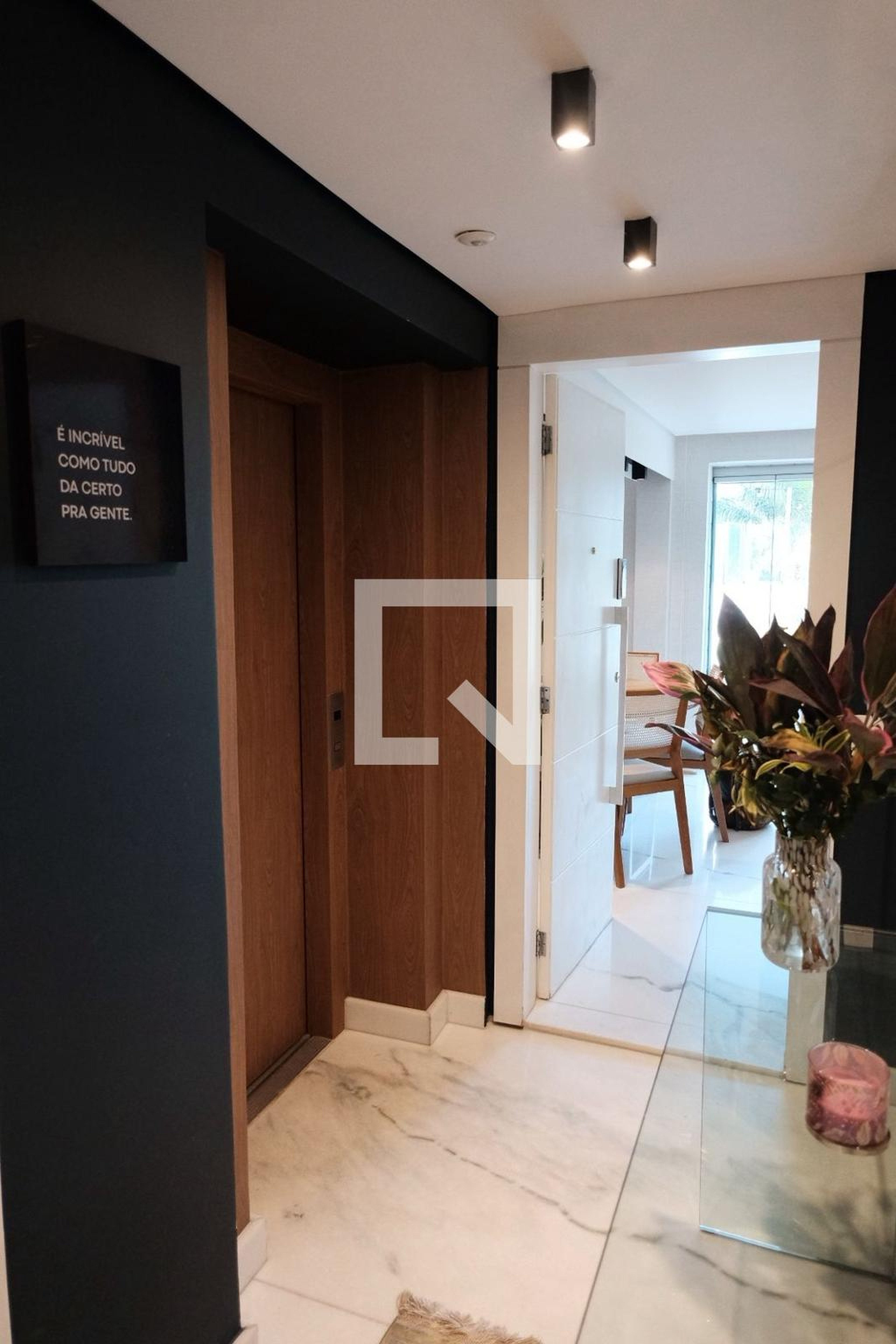 Hall de Entrada Condomínio em Rua Uraricoera, 300