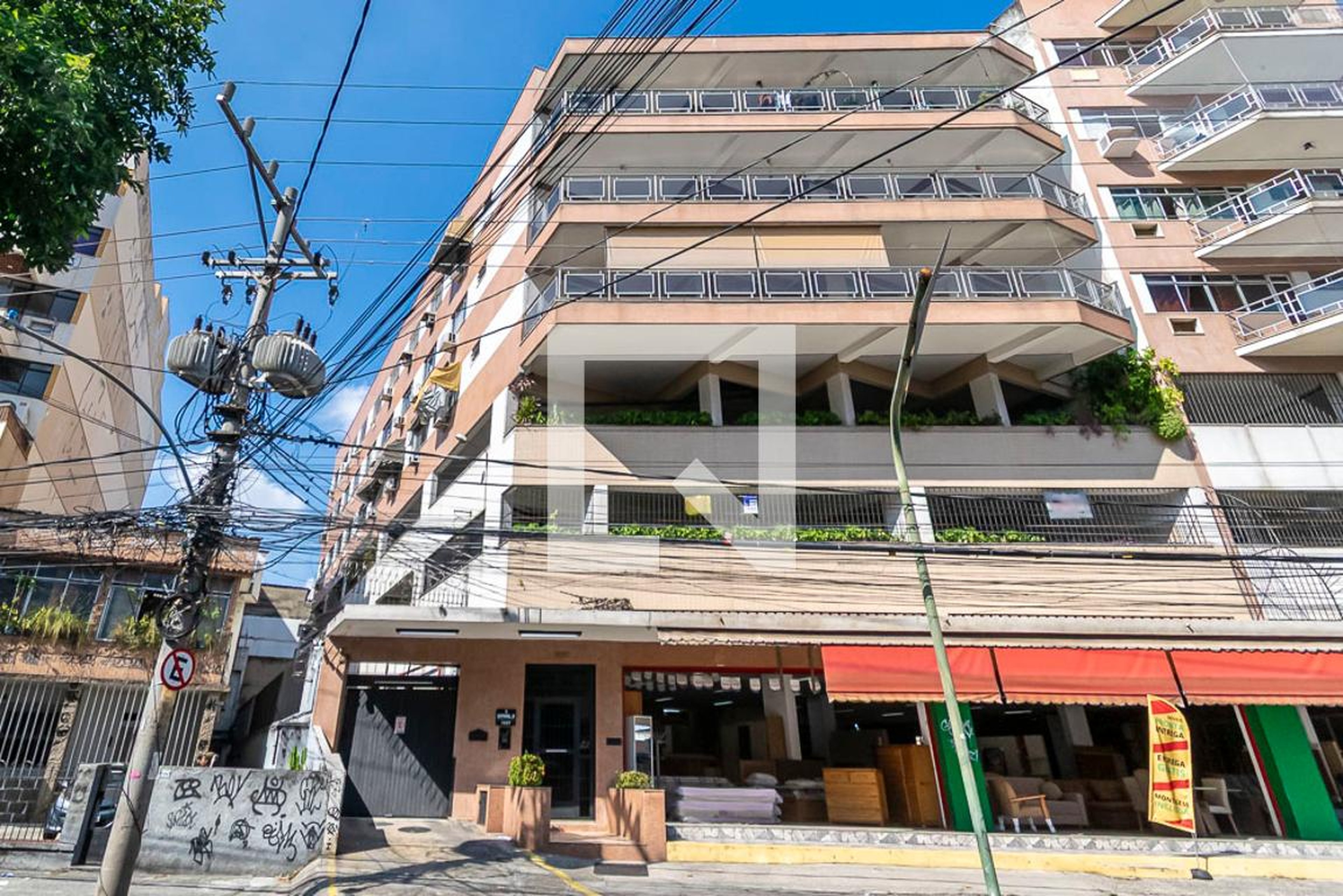 Fachada do Prédio Condomínio em Avenida Brás de Pina, 1227