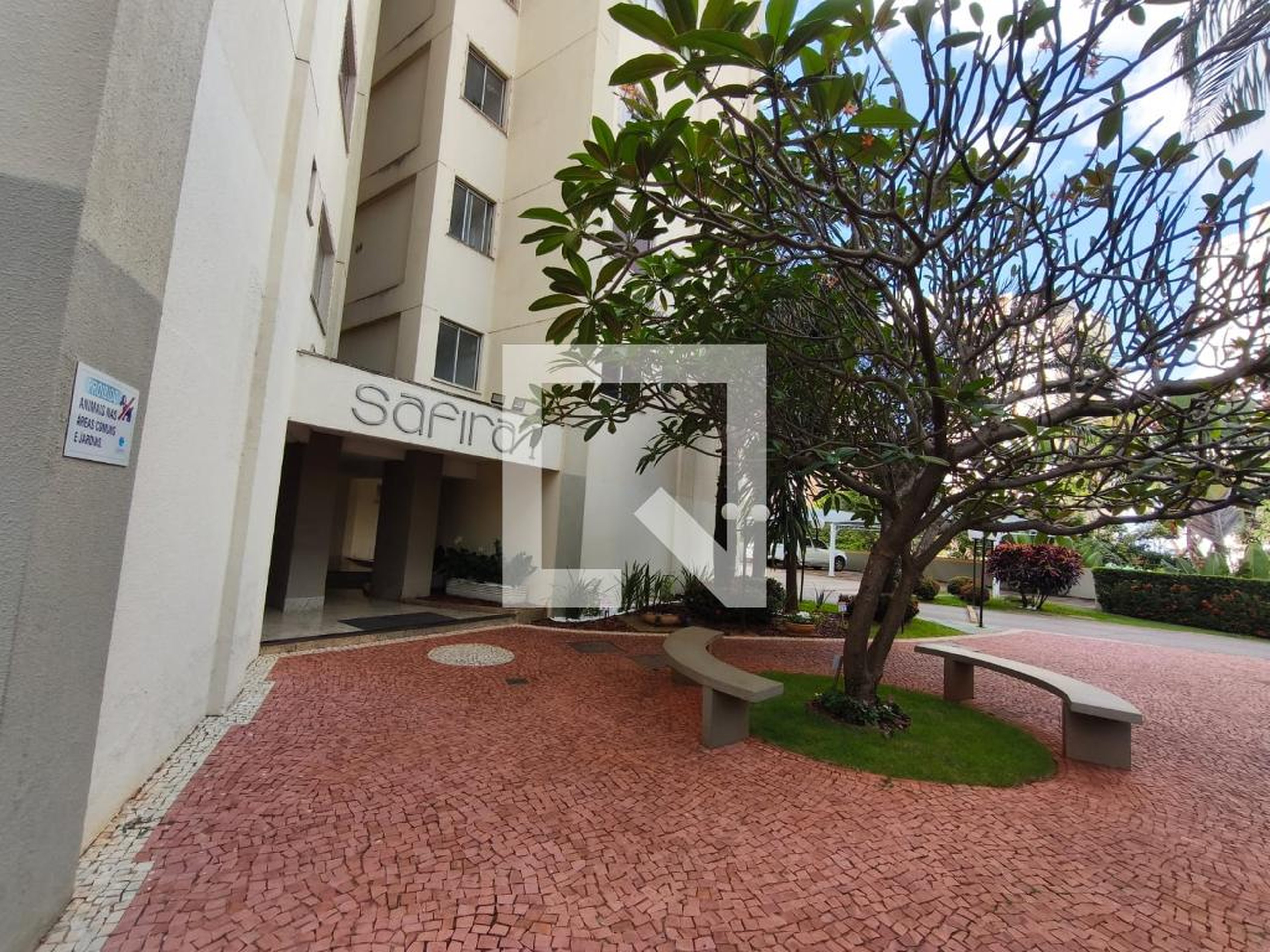 Área externa - Safira
