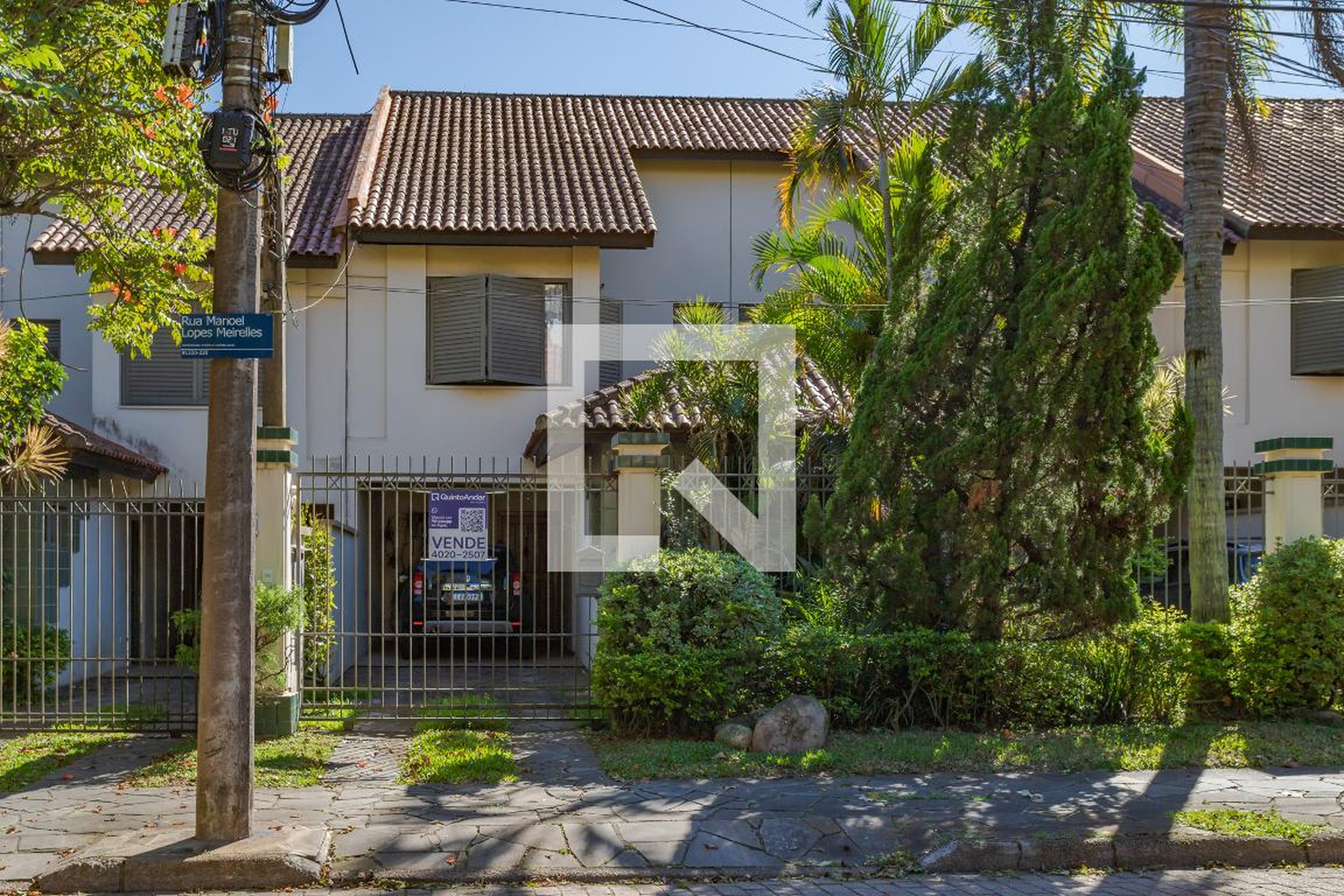 Fachada Condomínio em Rua Manoel Lopes Meirelles, 74