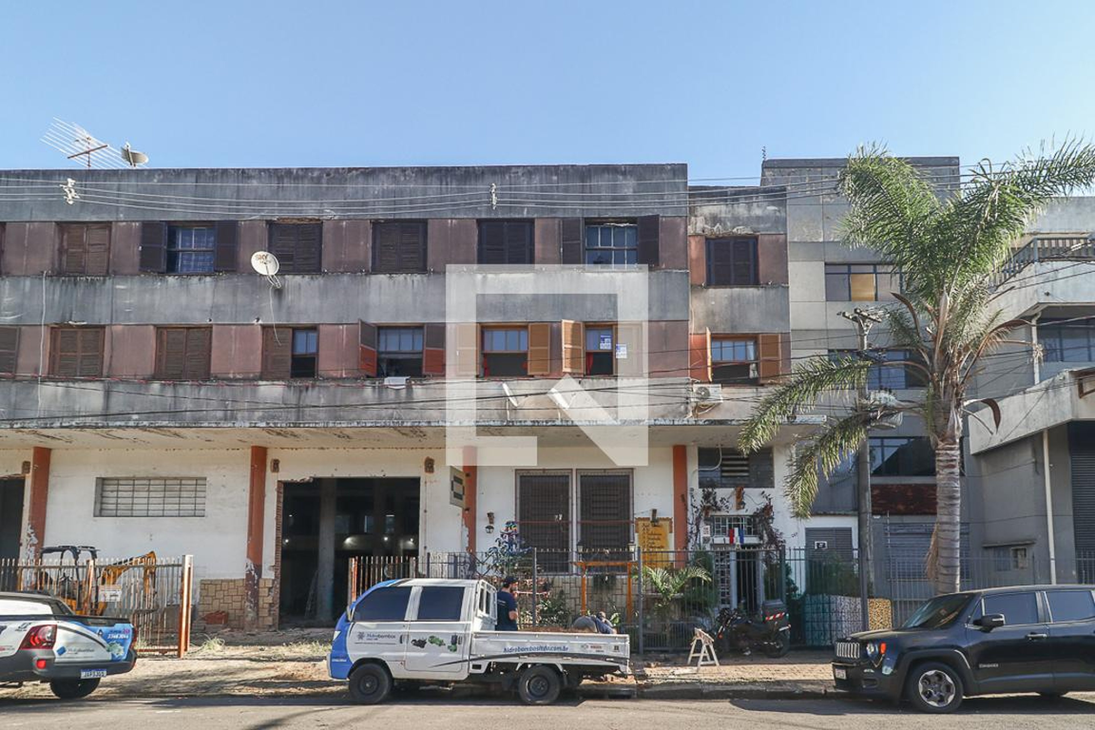 Fachada Condomínio em Rua Gaspar Martins, 131