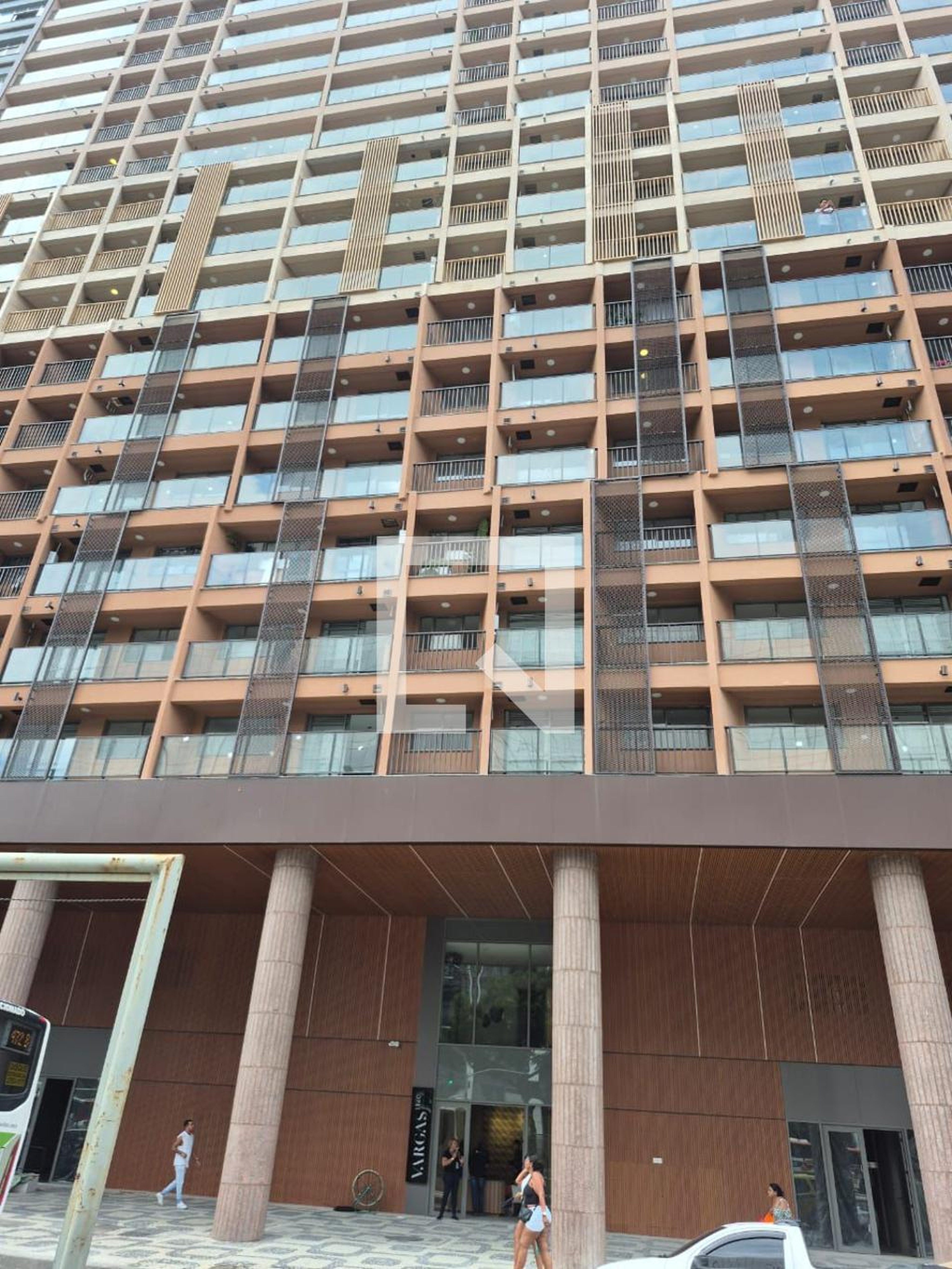 Fachada Residencial Vargas 1140