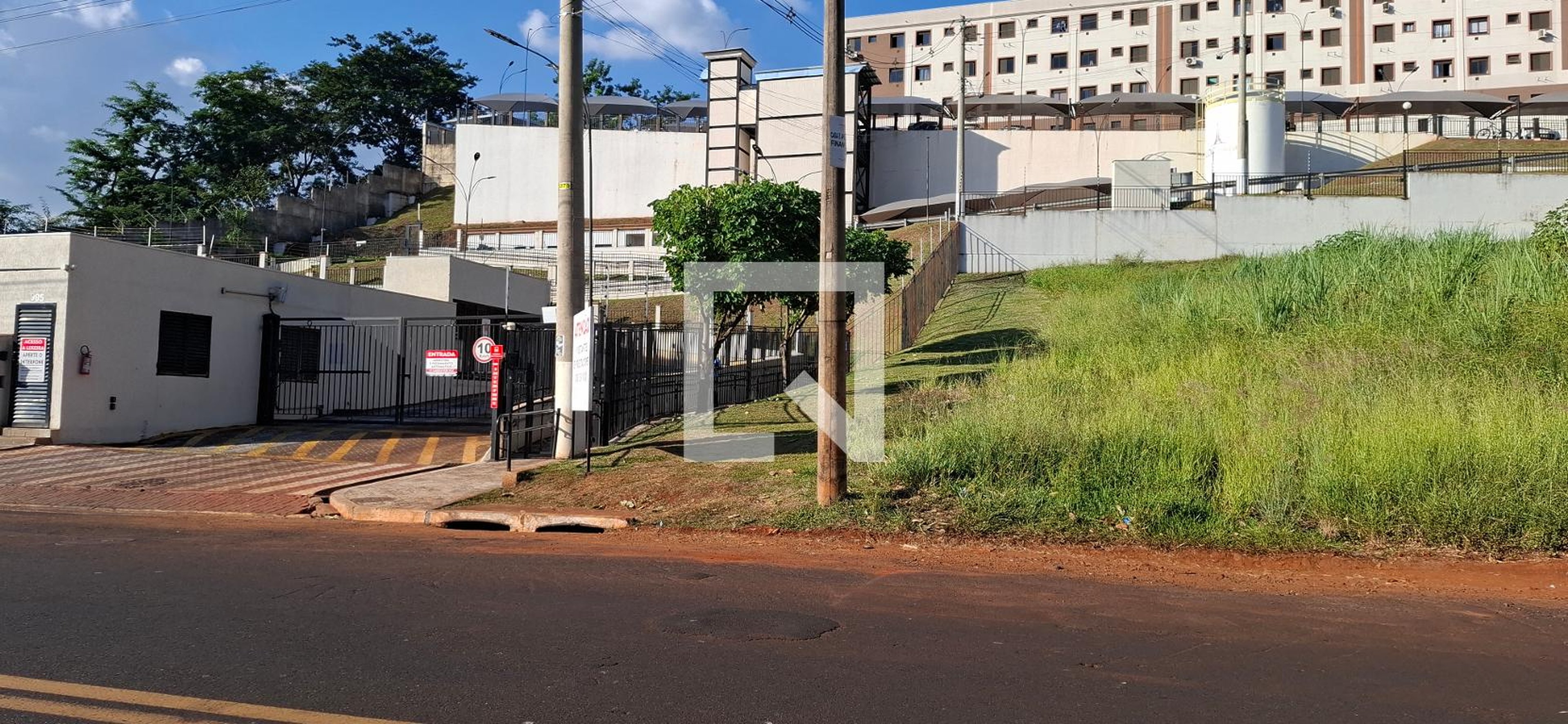 Fachada do Condomínio Condomínio Lar França
