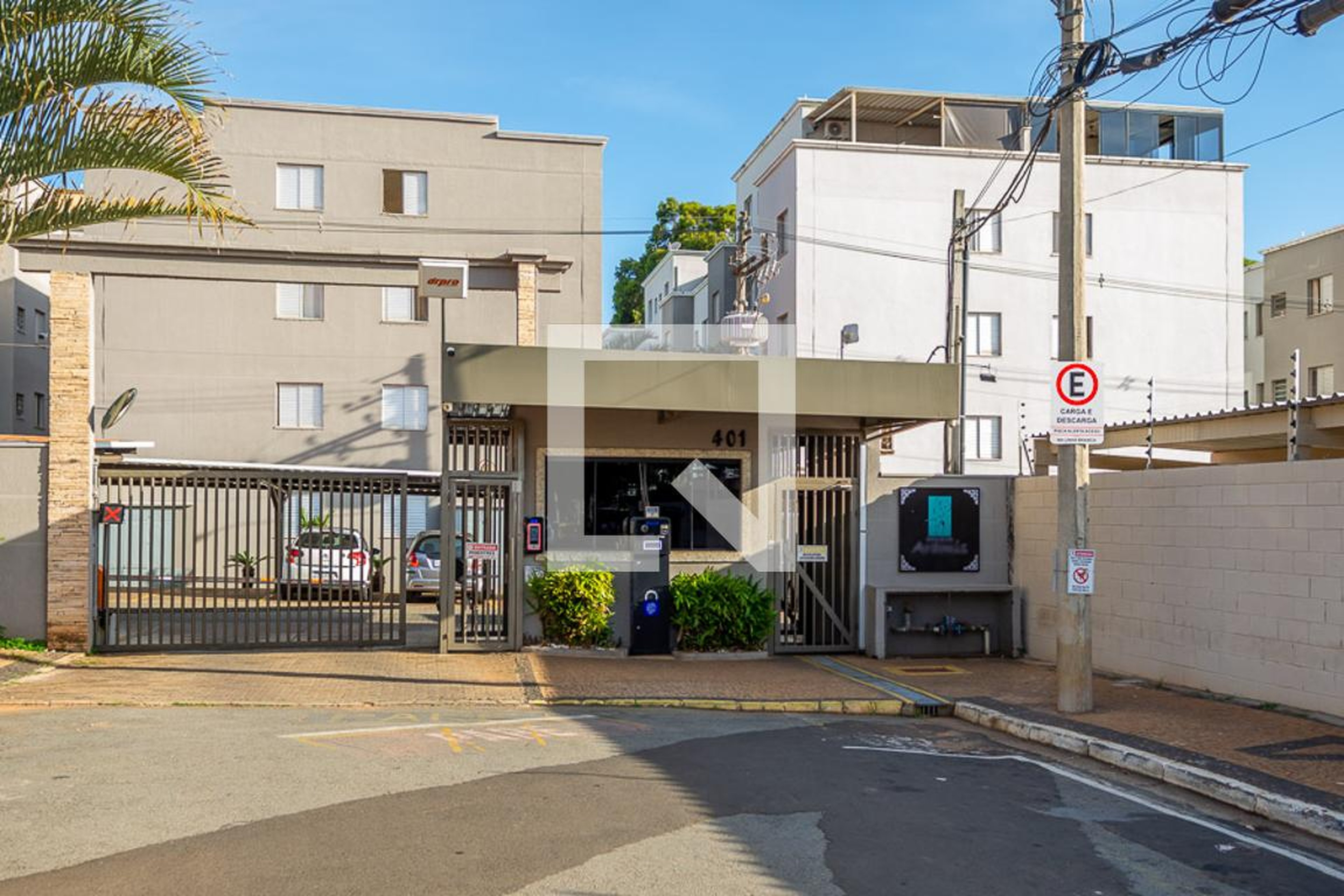 Fachada do condomínio Condomínio Aramis