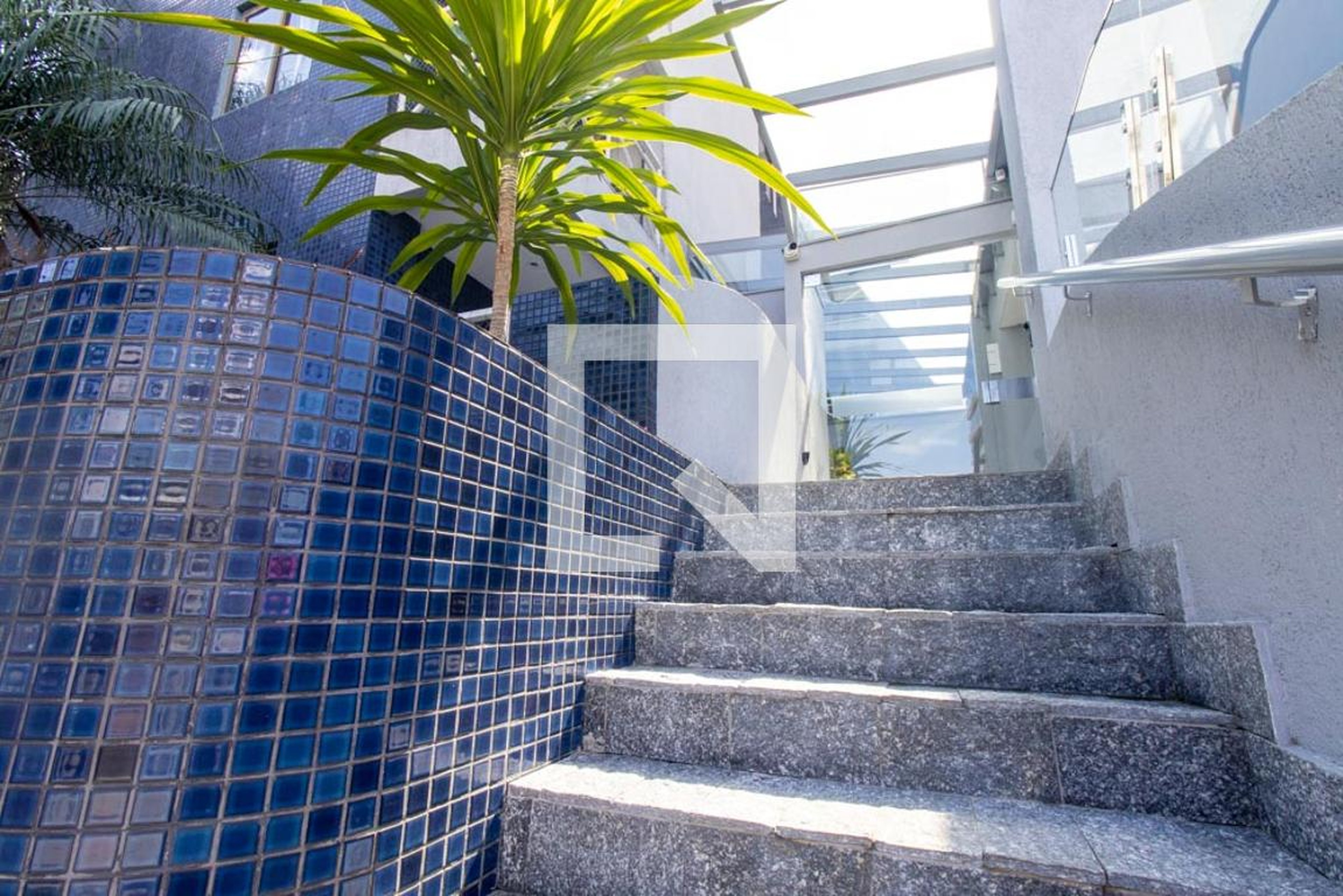 Fachada Condomínio em Rua Brasílio Itiberê, 4148