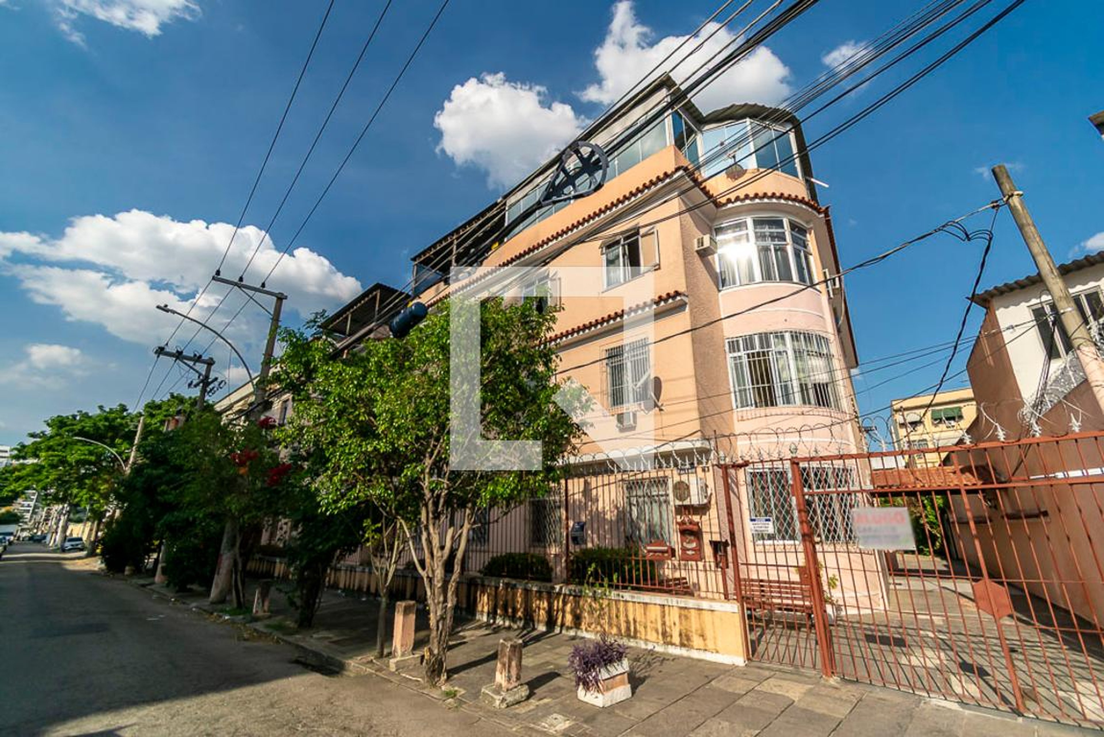 Fachada do Prédio Condomínio em Rua Professora Paula Aquiles, 79