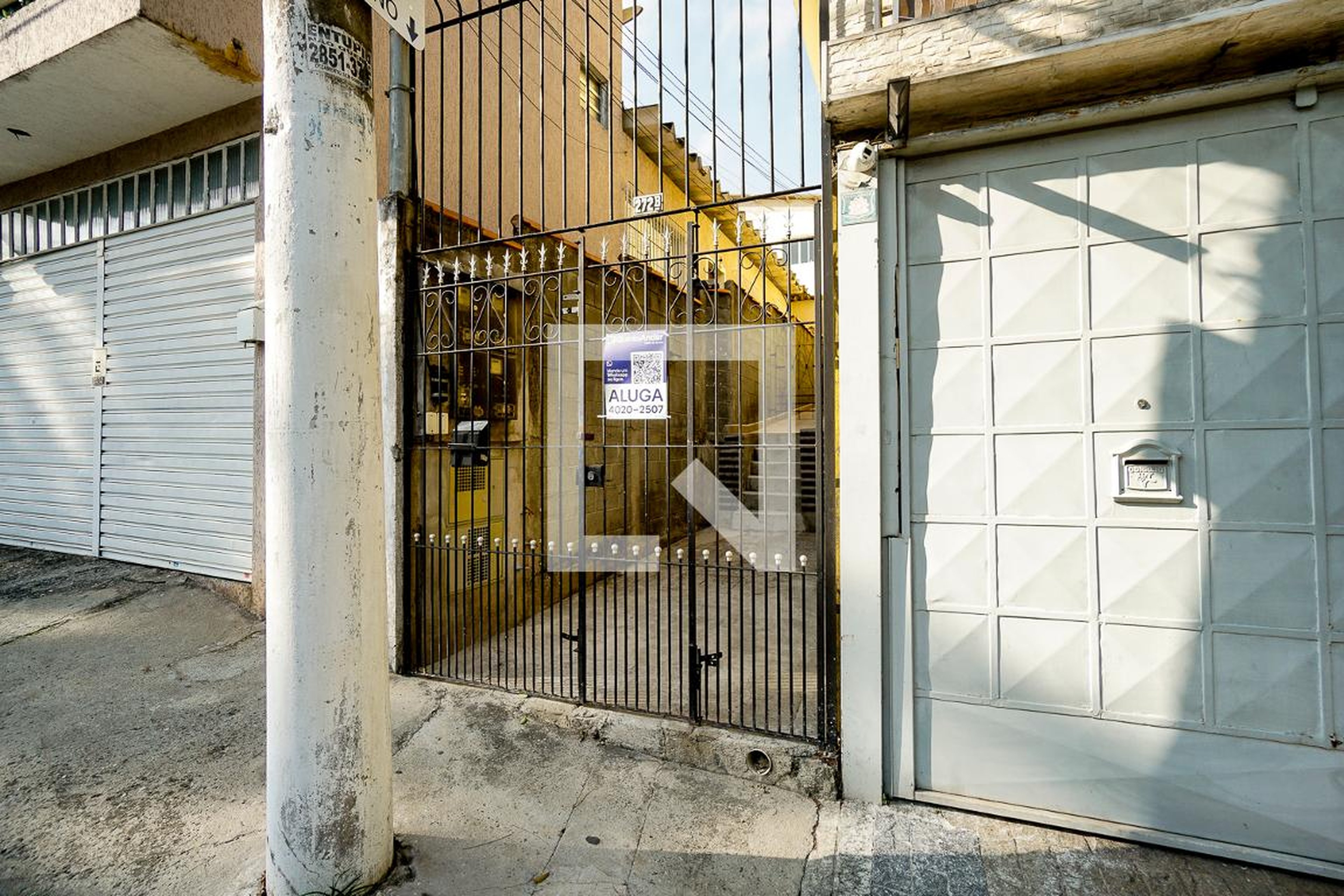 Fachada Condomínio em Rua Heloísa Camargo, 272
