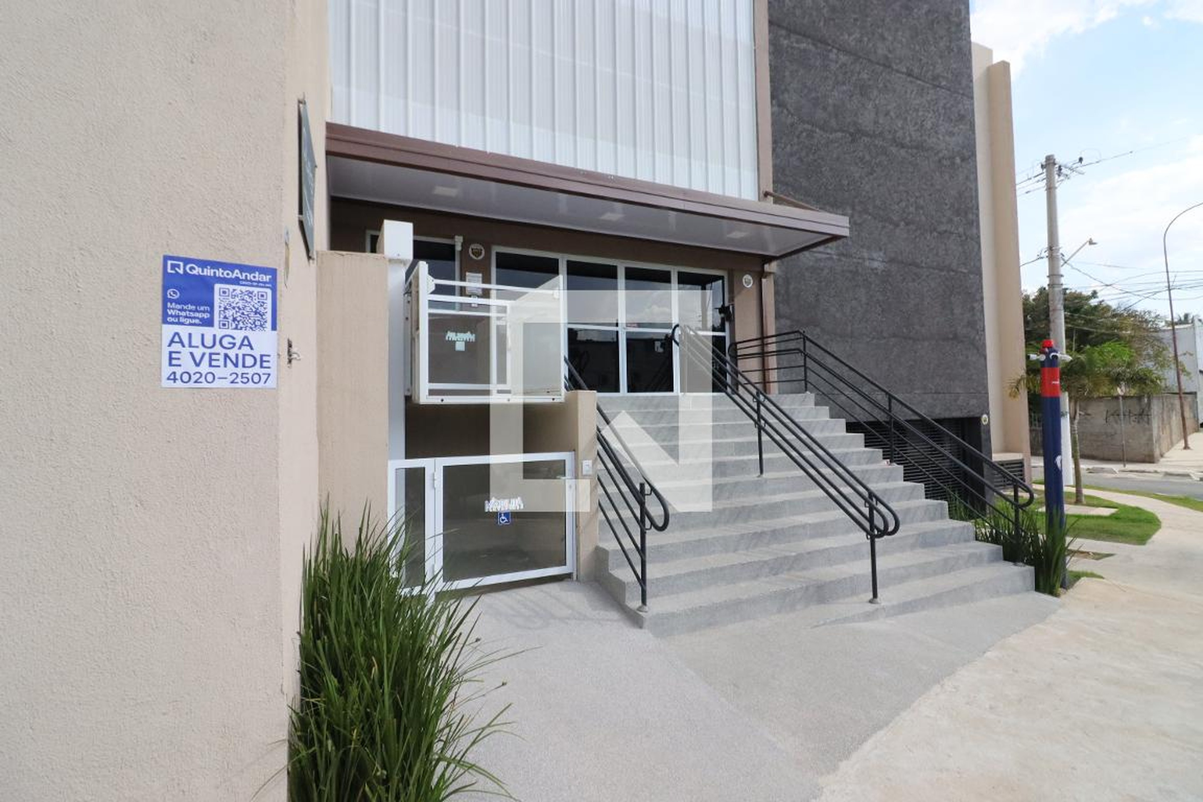 Fachada Condomínio em Rua Romildo Isaías Neto, 328