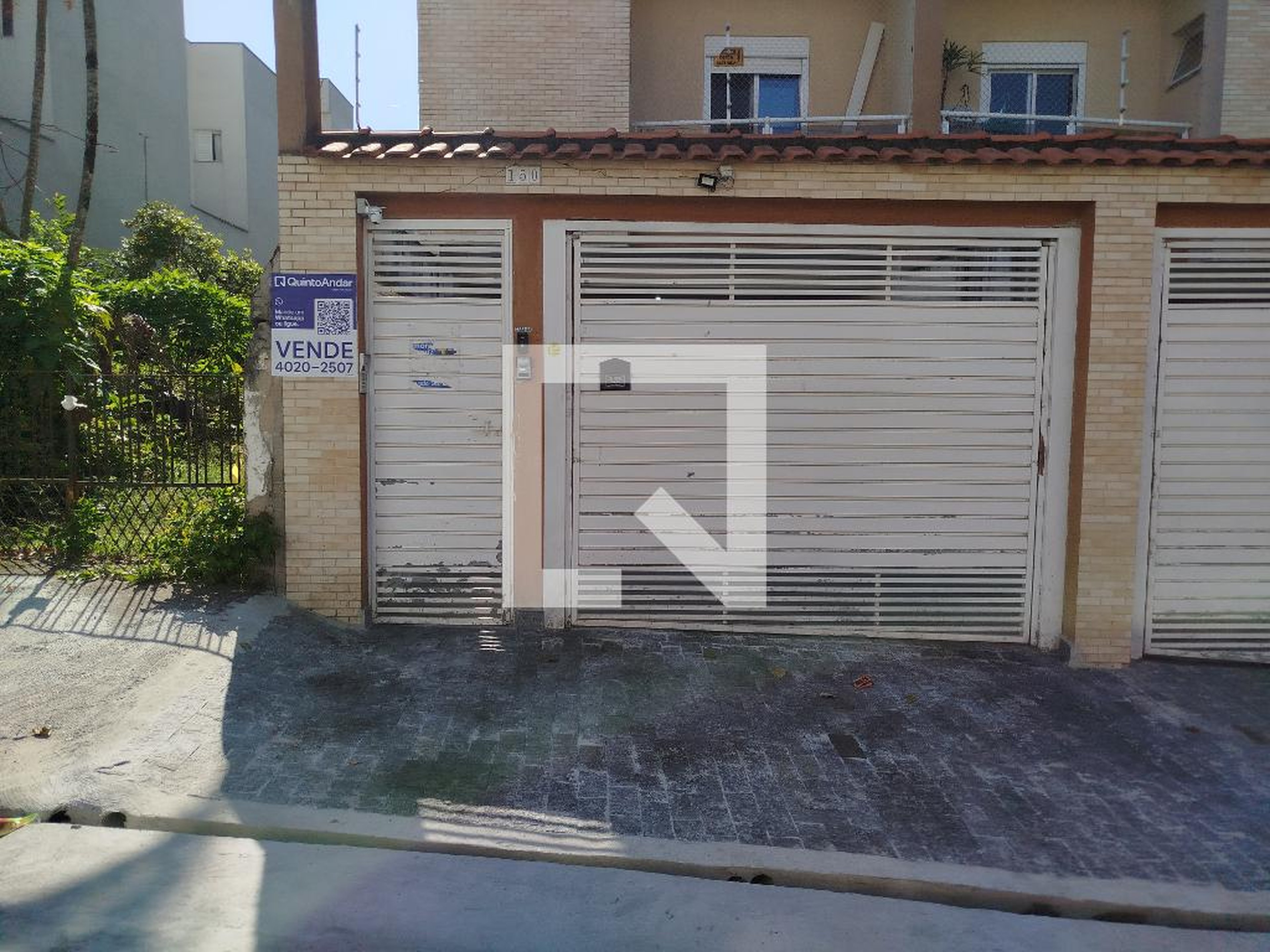 Fachada Condomínio em Rua Abernesia, 150