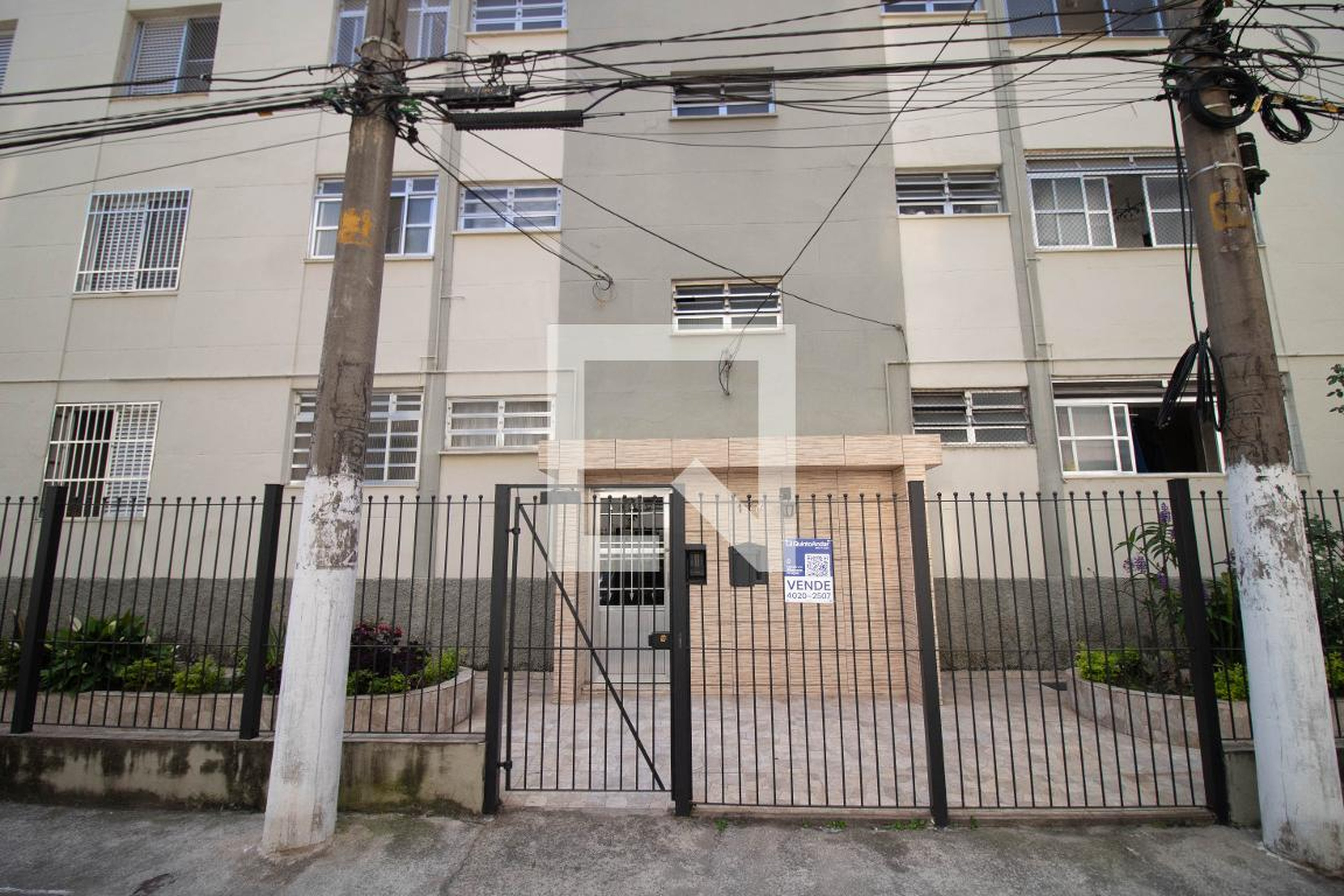 FACHADA Condomínio em Rua Professor Roger Bastide, 178