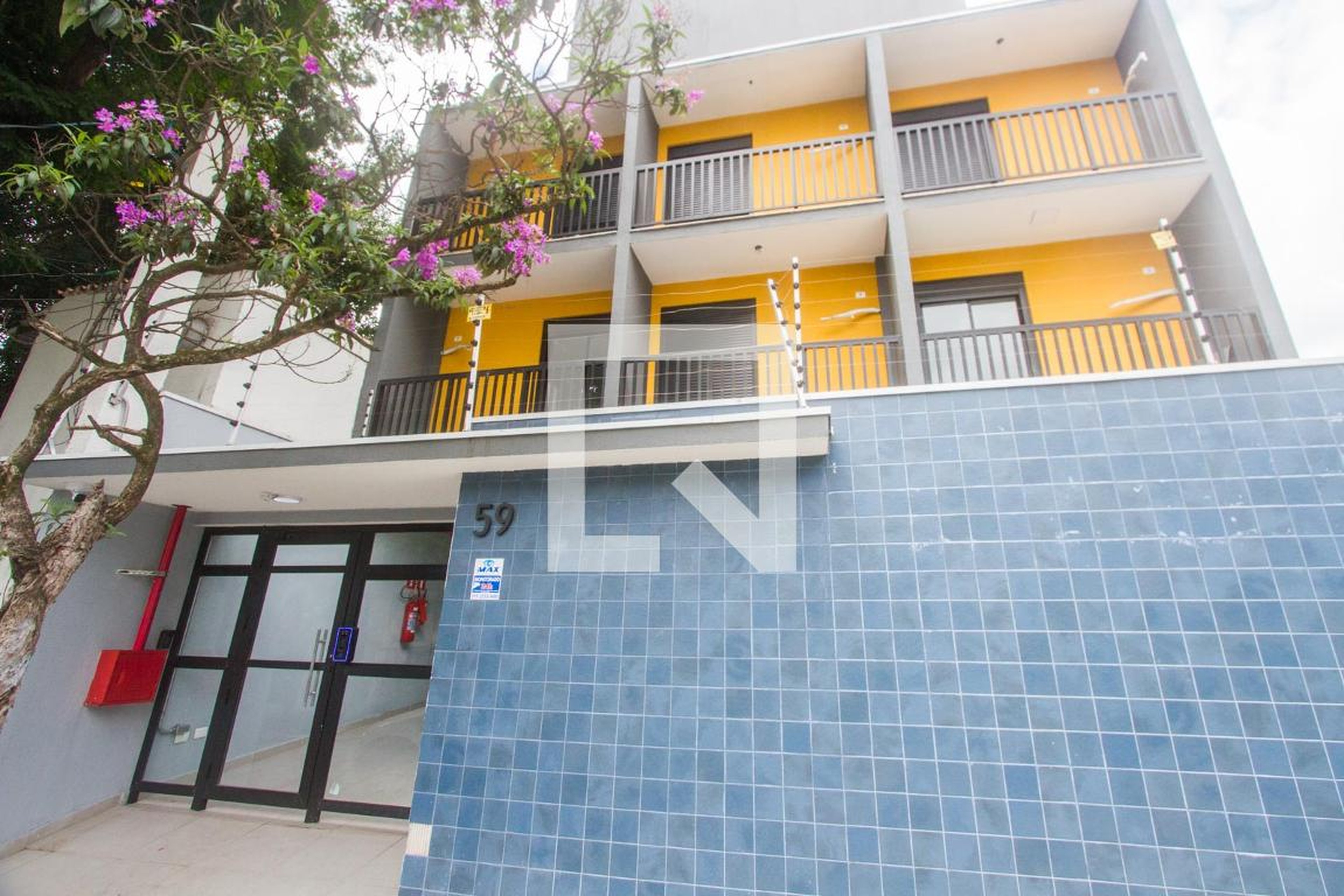 Fachada Condomínio em Rua Baronesa de Bela Vista, 0