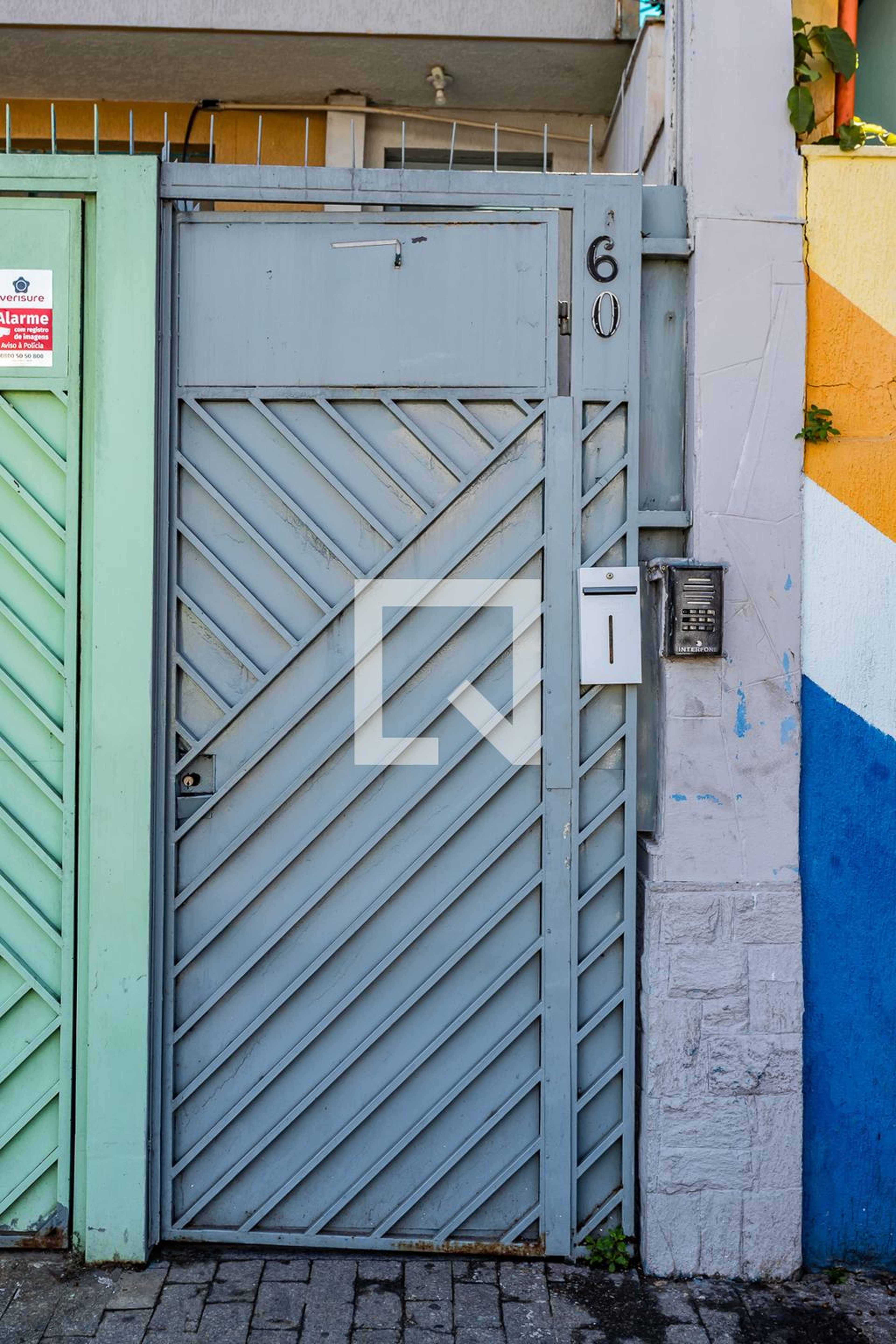 Fachada Condomínio em Rua Manuel Madruga, 60