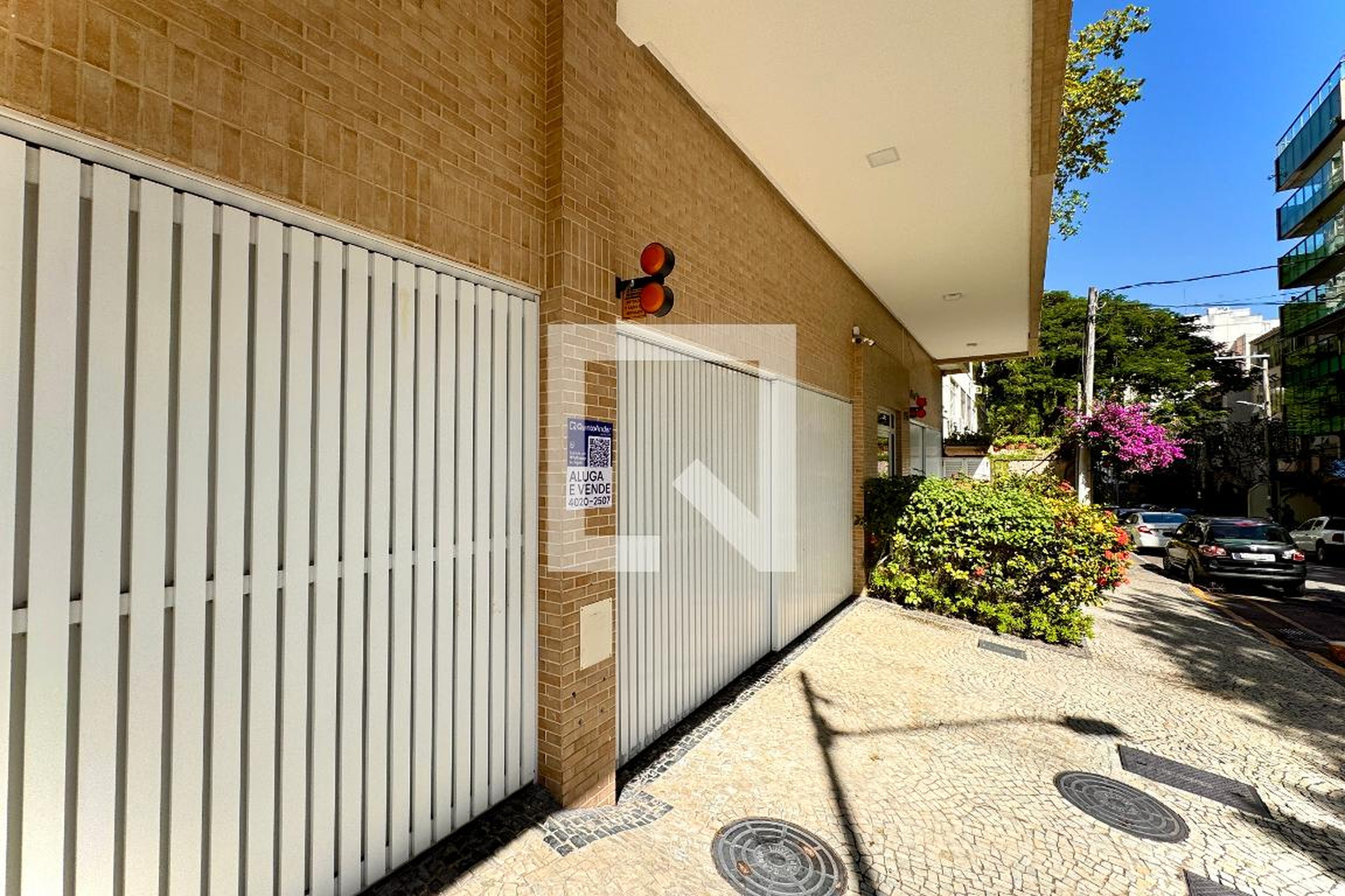 Fachada Condomínio em Rua Presidente Carlos de Campos, 125
