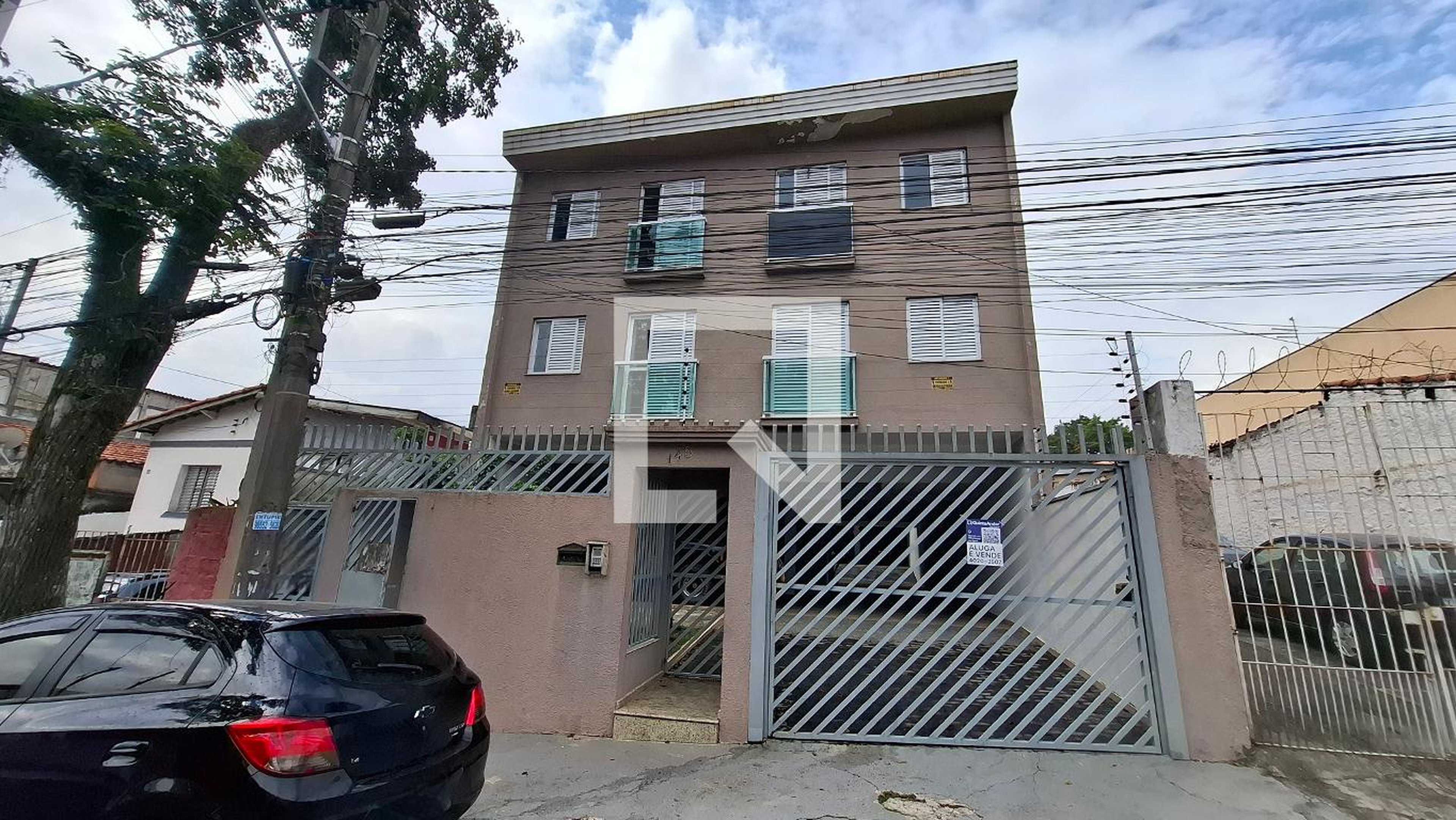 Fachada Condomínio em Rua Orange, 145