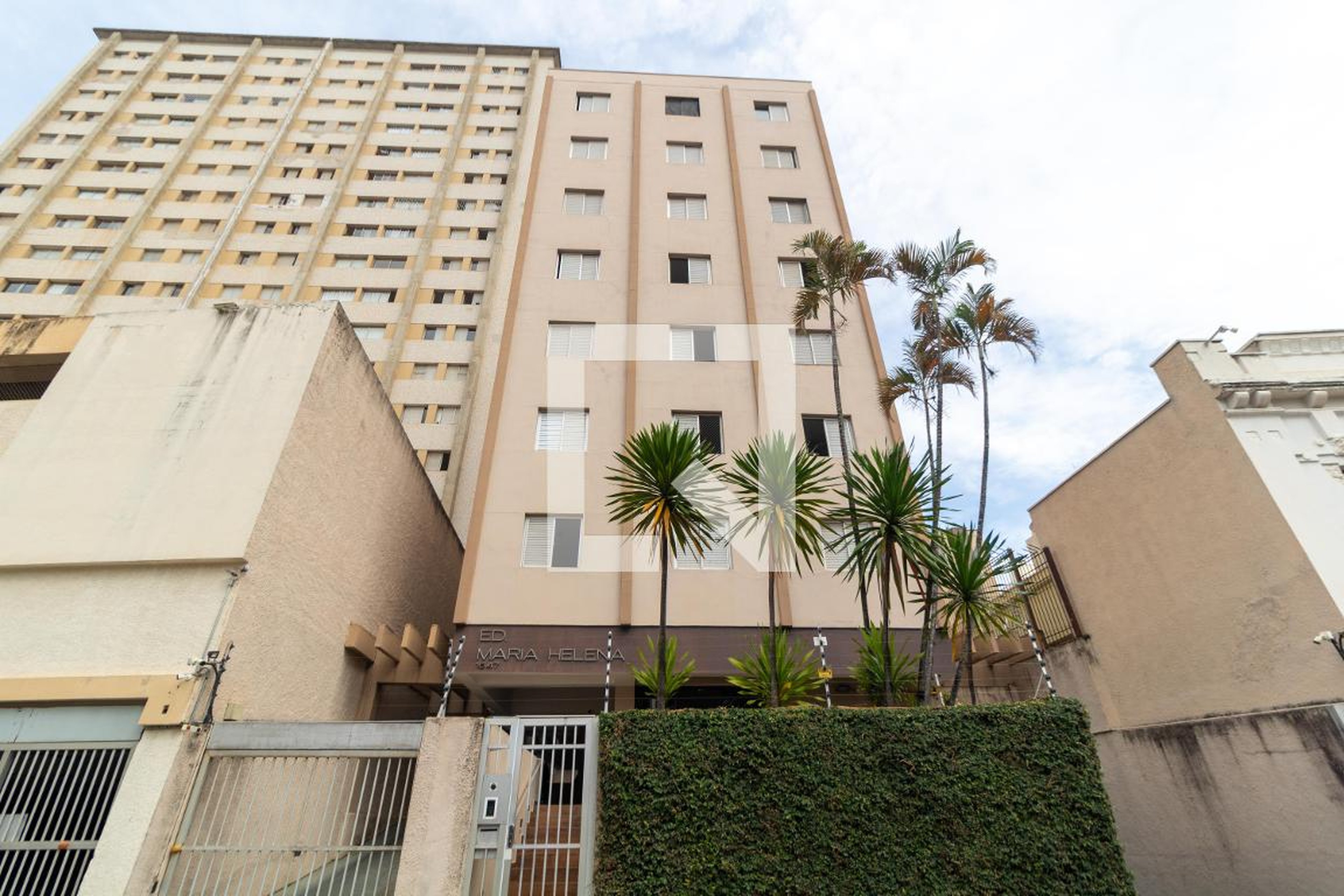 Fachada Condomínio em Rua Luzitana, 1647